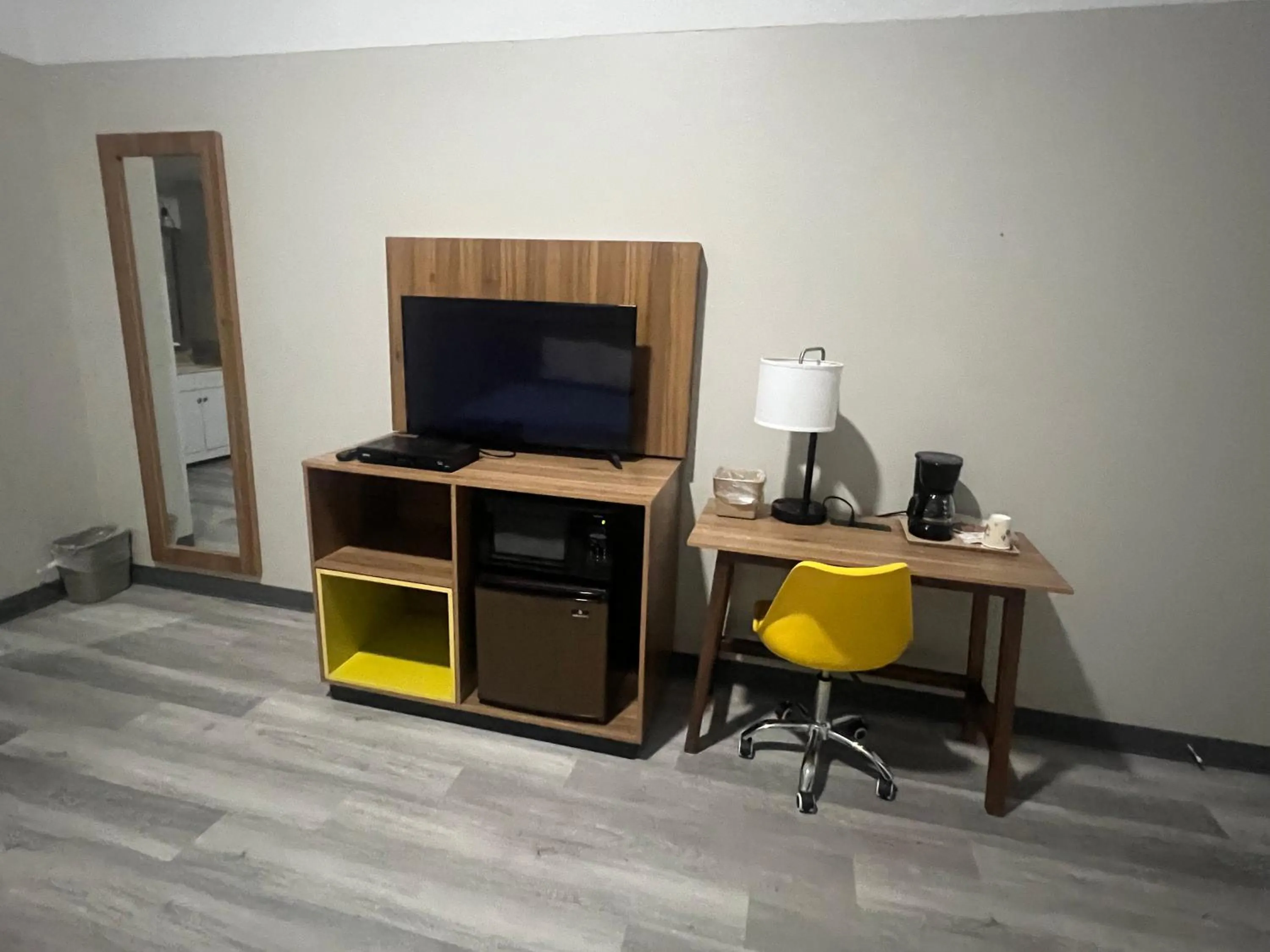 Captain's Lodge Motel