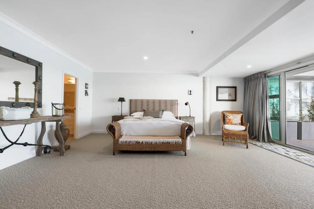 Bed in Auckland Waterfront Serviced Apartments on Prince's Wharf