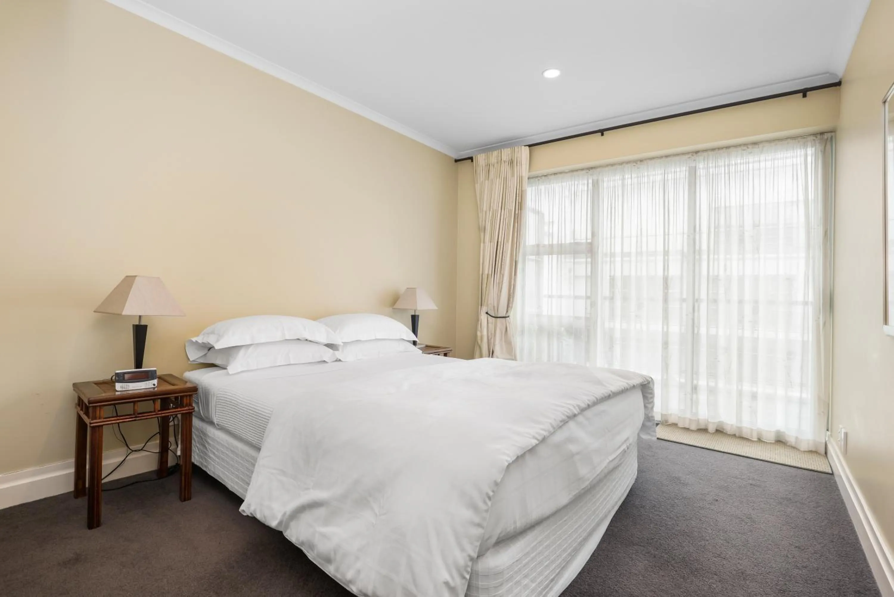 Bed in Auckland Waterfront Serviced Apartments on Prince's Wharf