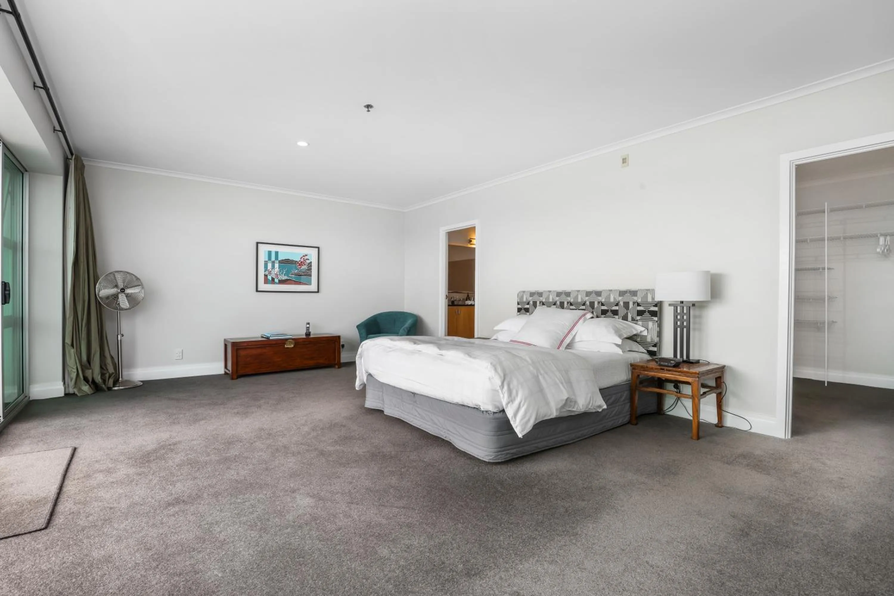 Bed in Auckland Waterfront Serviced Apartments on Prince's Wharf