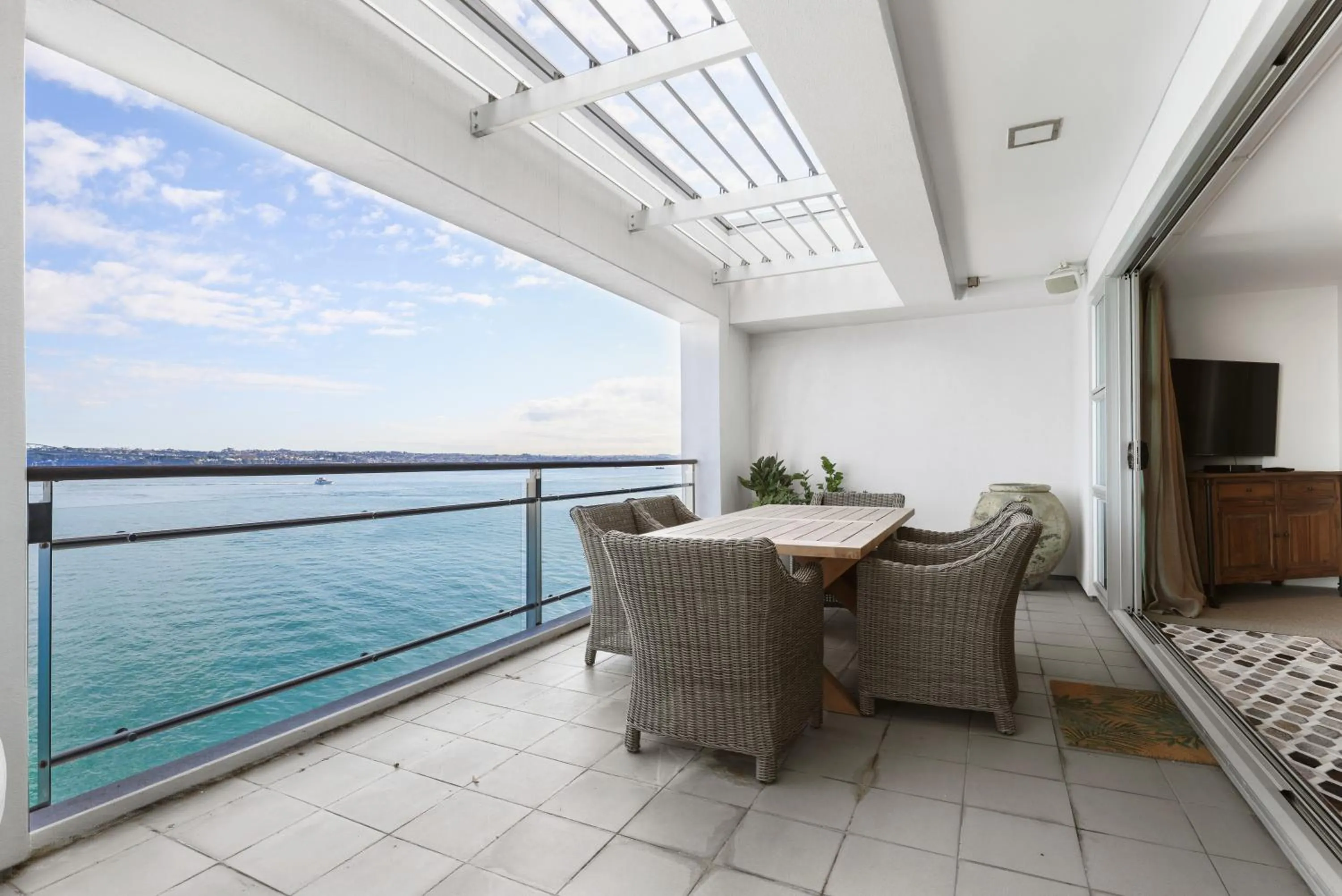 Auckland Waterfront Serviced Apartments on Prince's Wharf