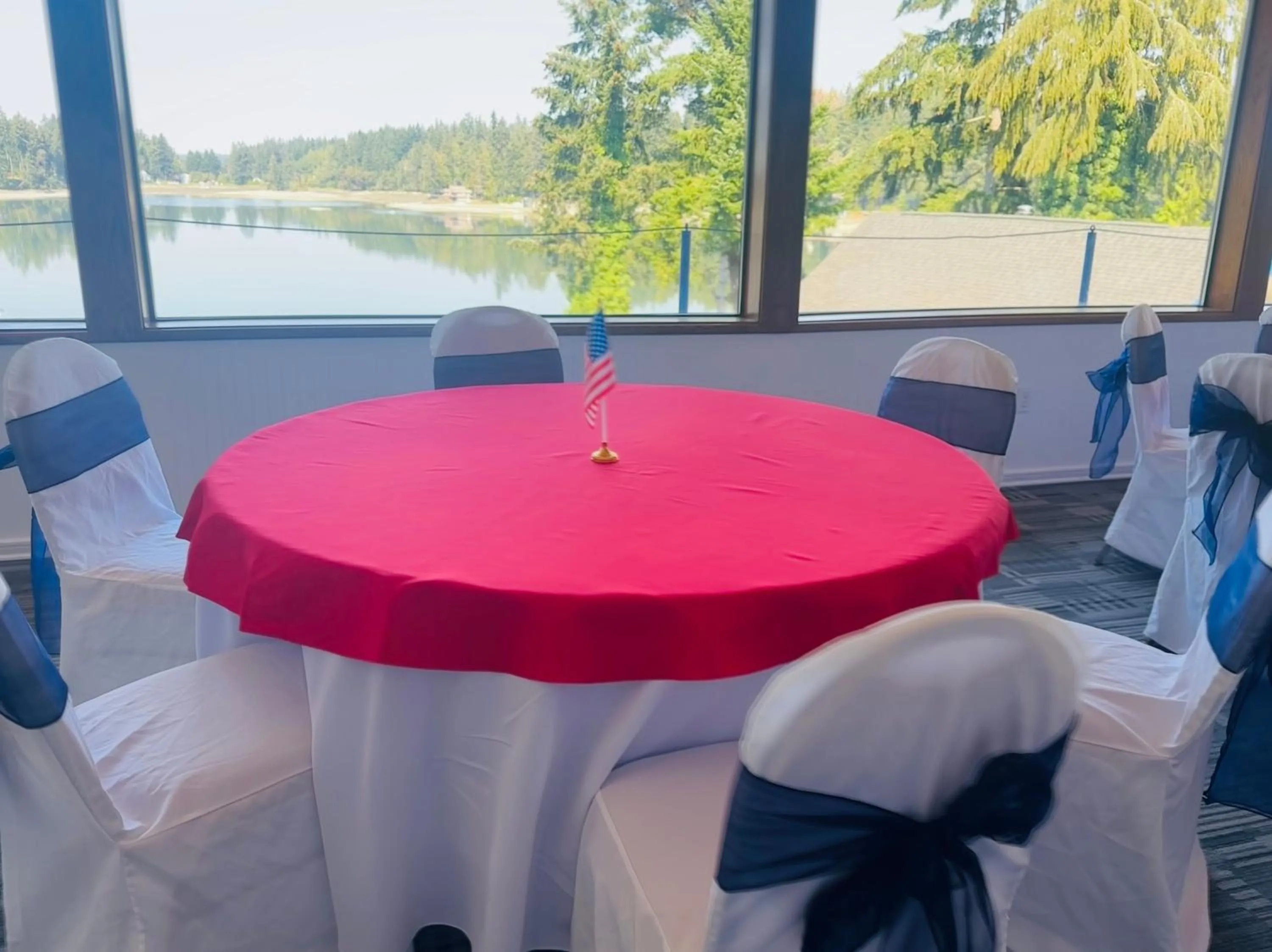 Oyster Bay Inn & Suites