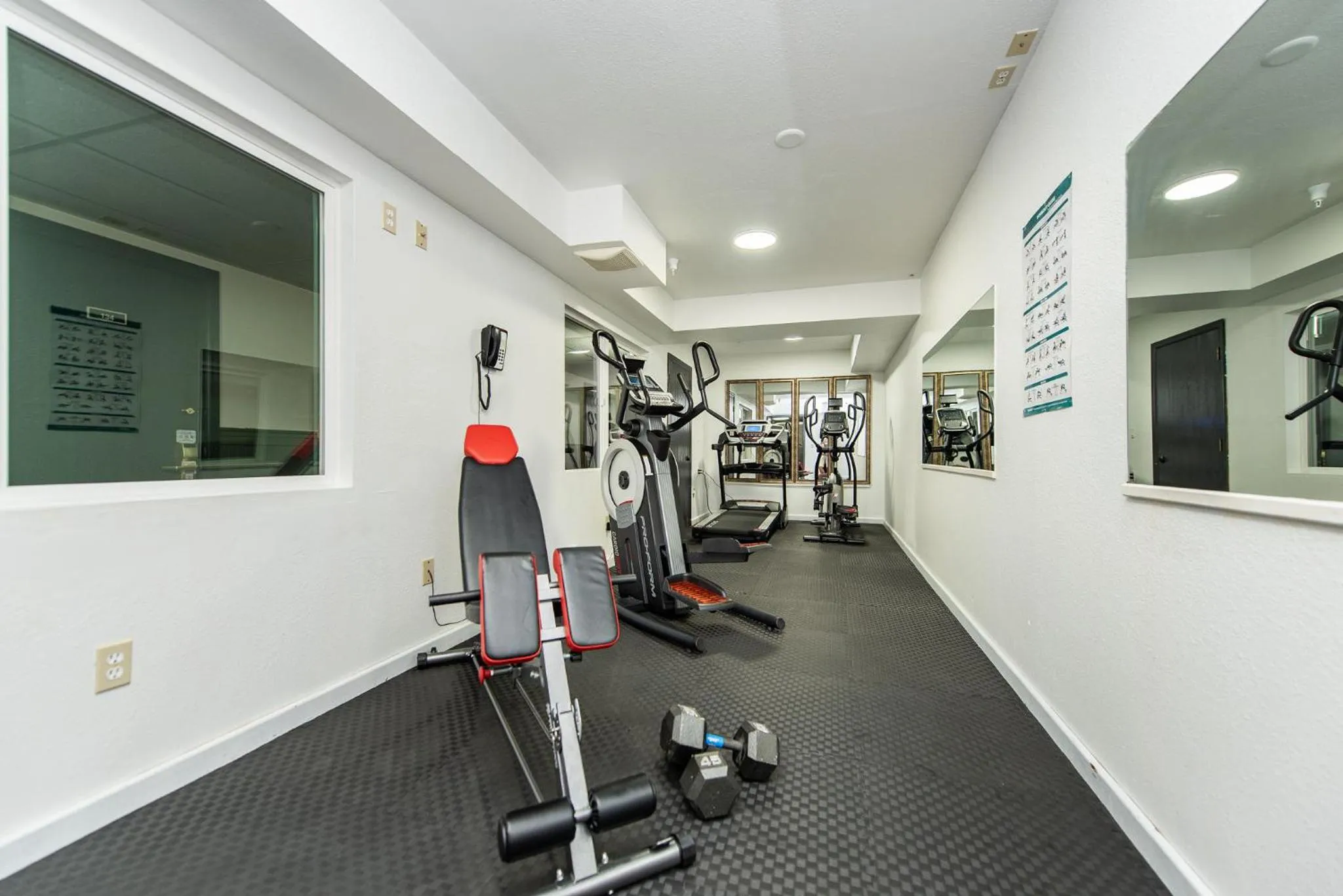 Oyster Bay Inn & Suites