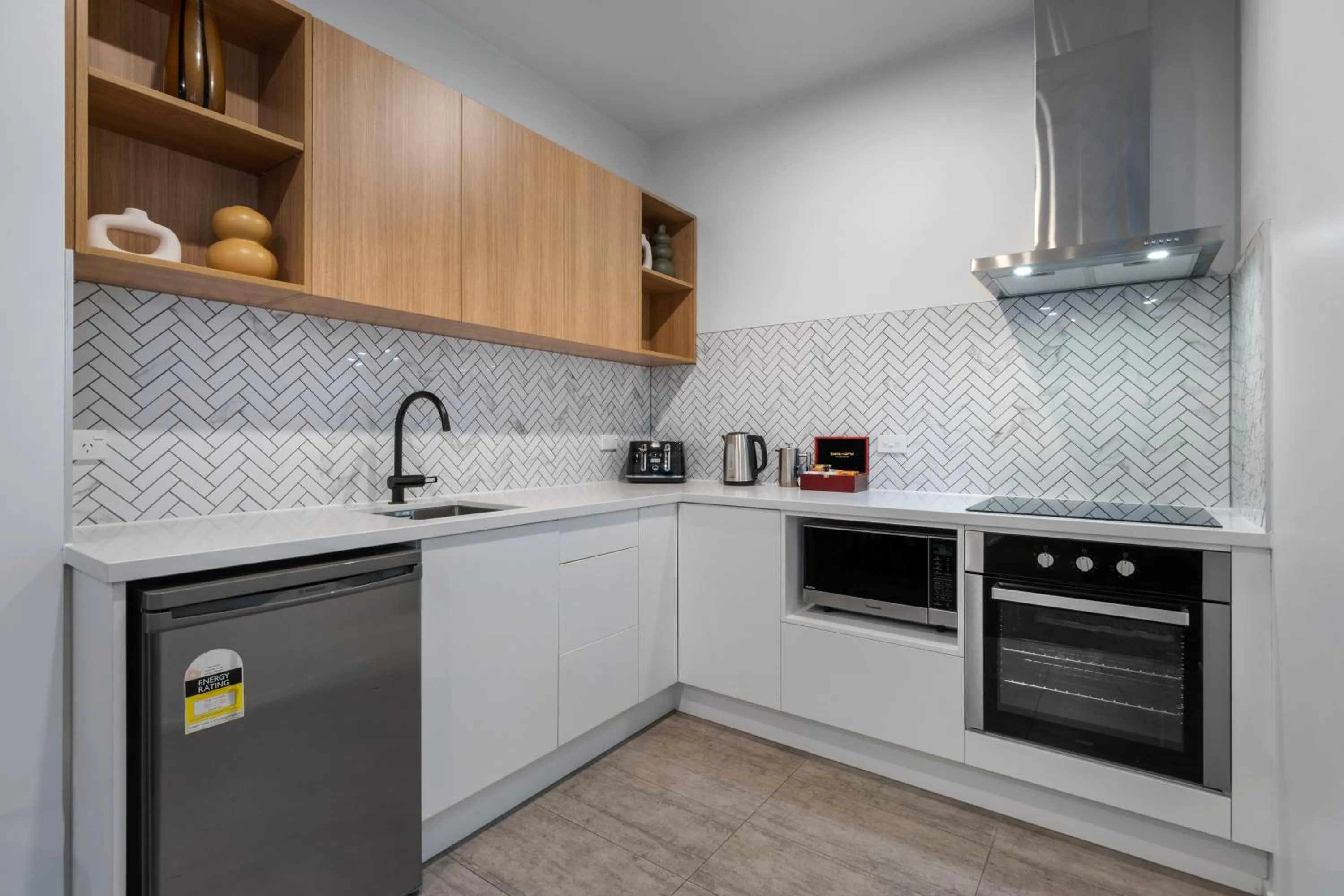 Kitchen or kitchenette in Southwark Hotel & Apartments