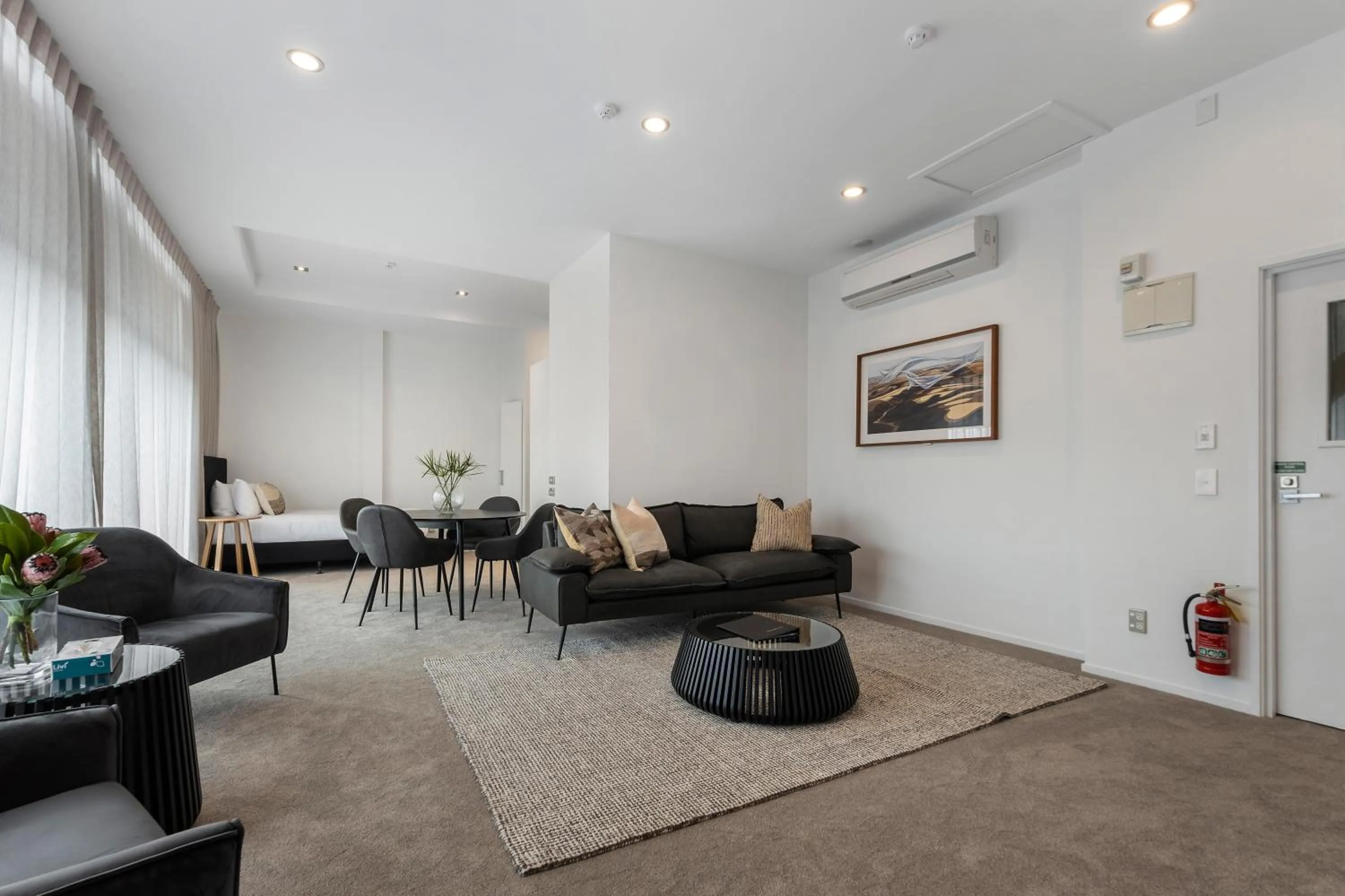 Living room in Southwark Hotel & Apartments