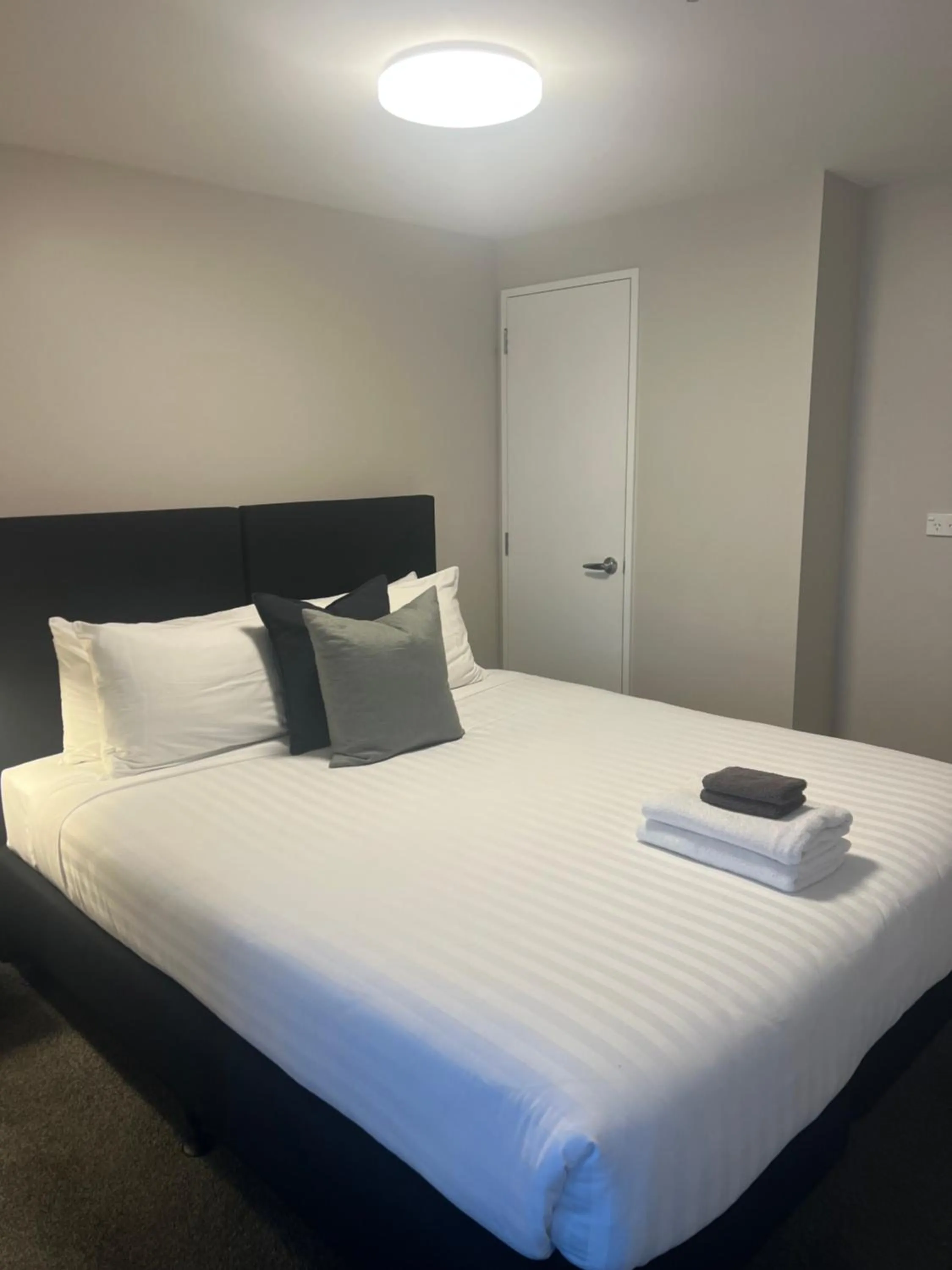 Bed in Southwark Hotel & Apartments