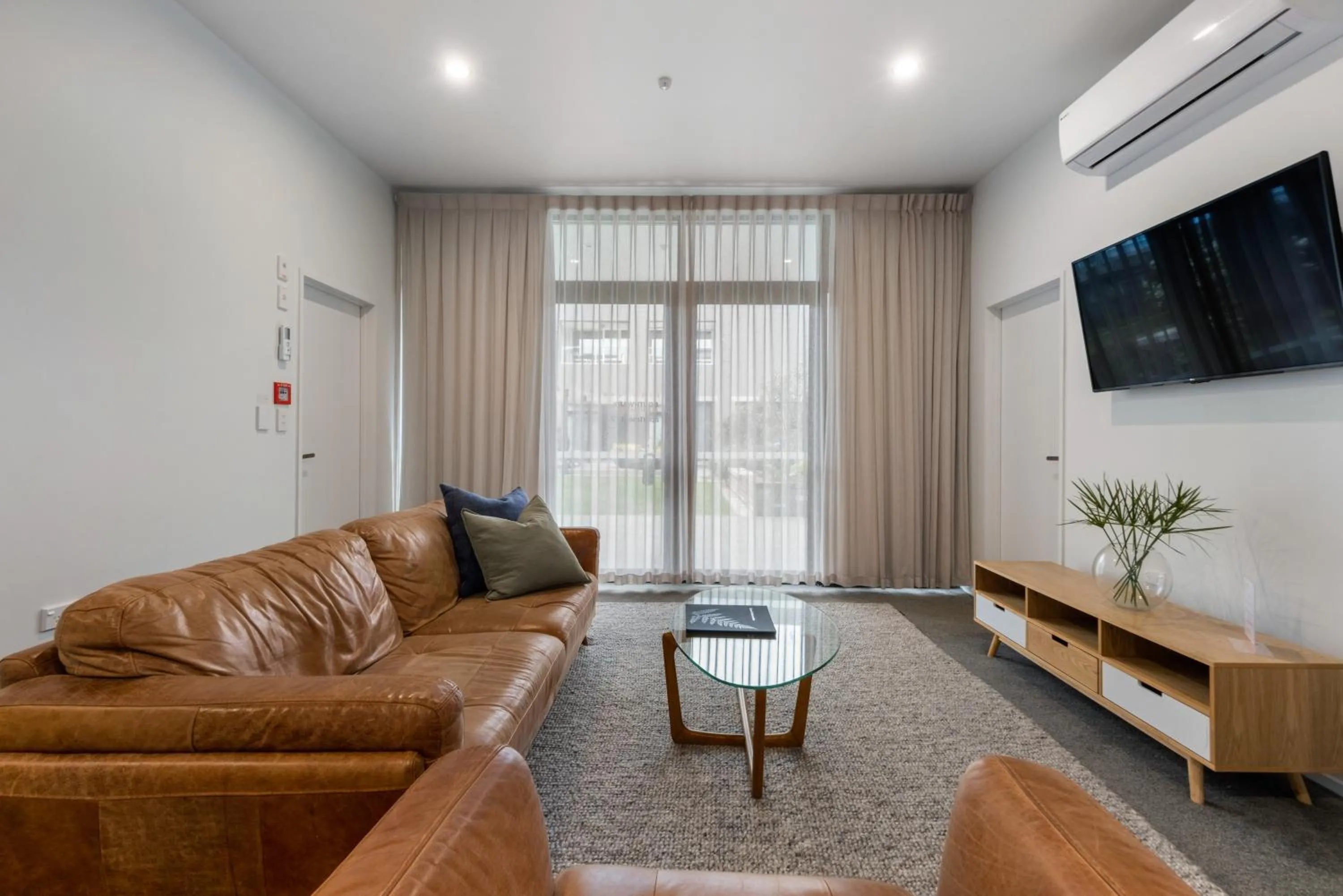 Living room in Southwark Hotel & Apartments