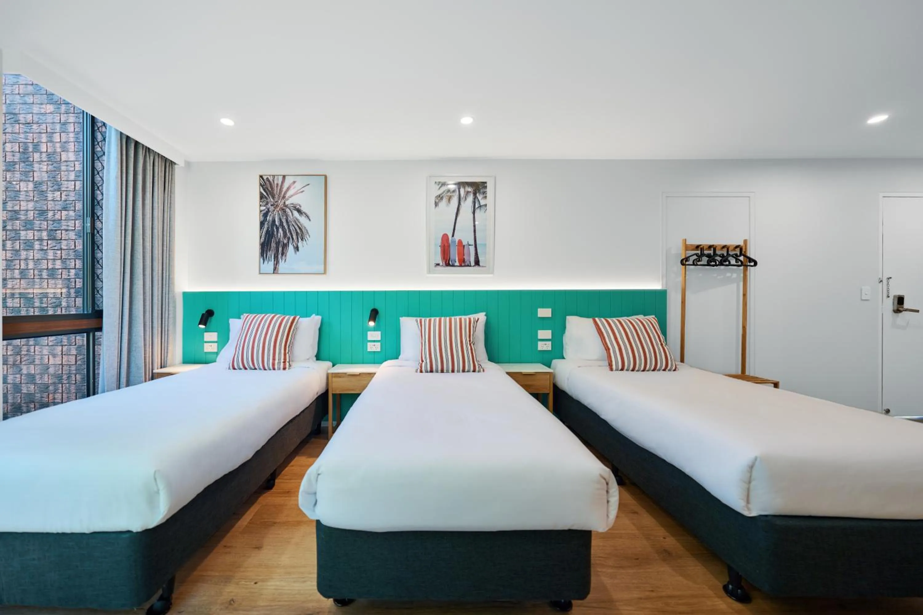 Photo of the whole room, Bed in Red Star Palm Beach