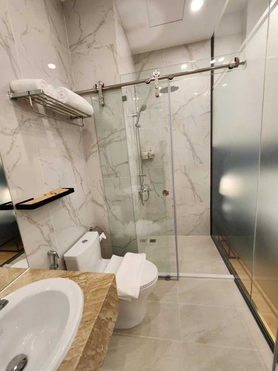 Toilet in Ruby Hotel