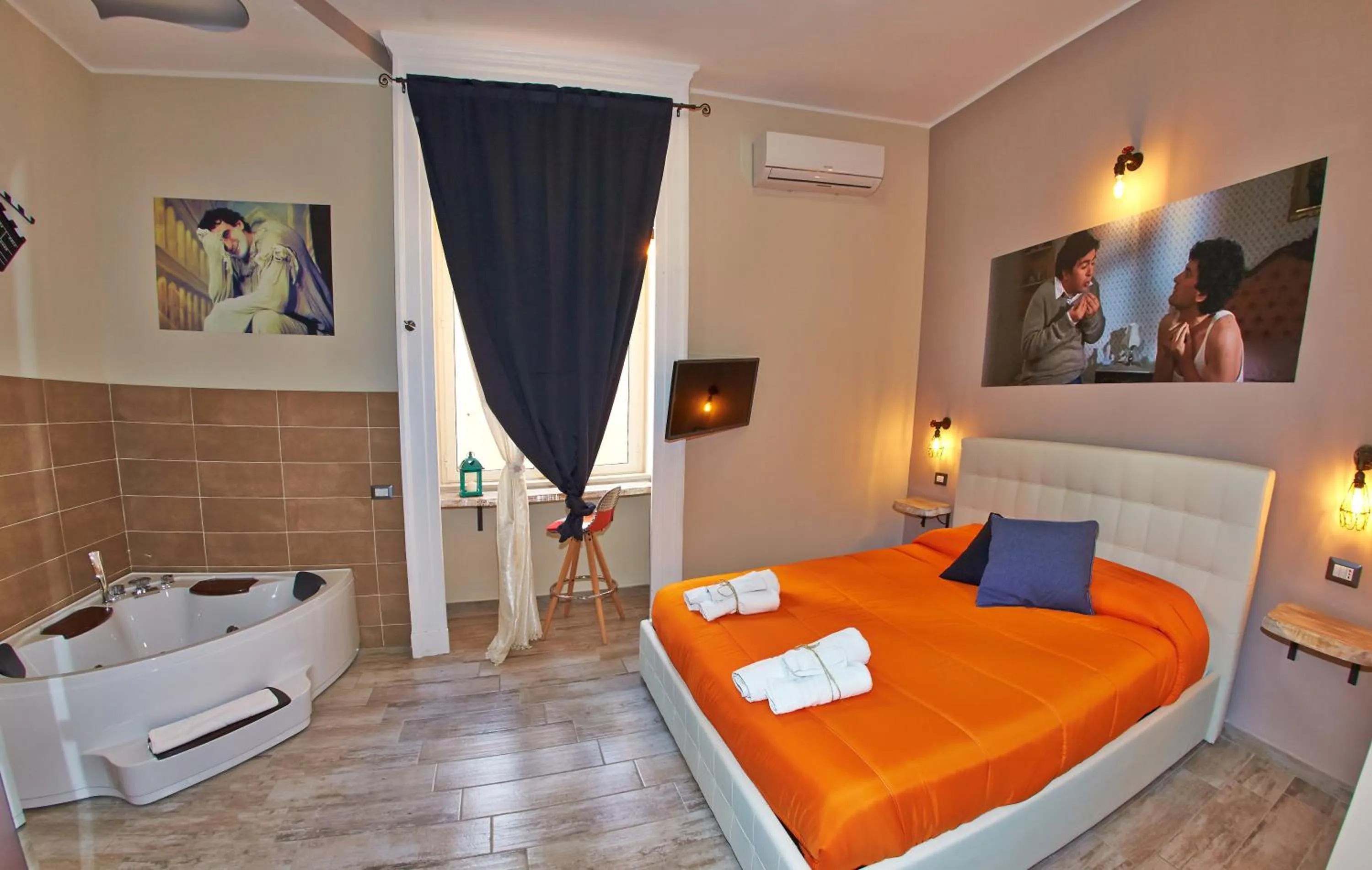 Toilet, Bed in Artisti Bed&Dreams