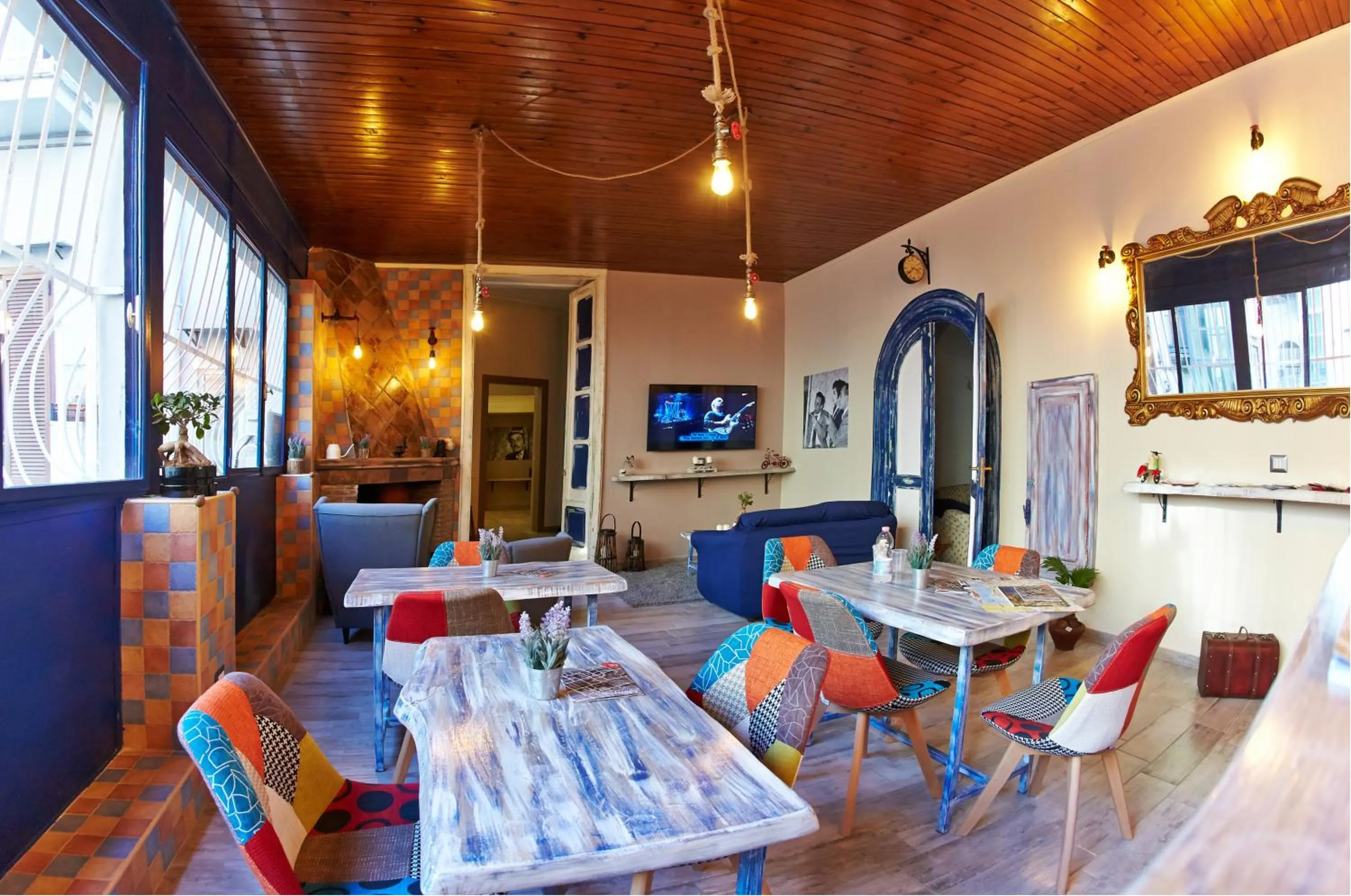 Communal lounge/ TV room in Artisti Bed&Dreams