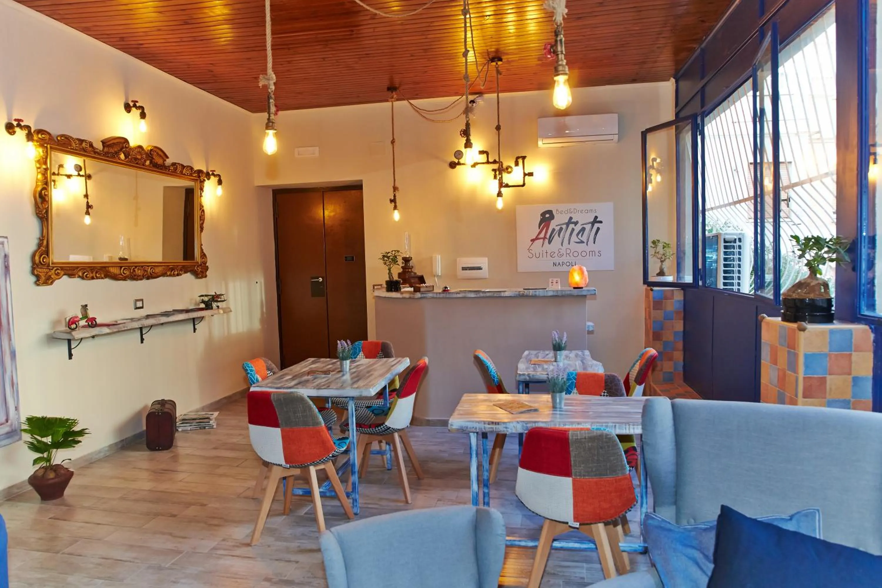 Communal lounge/ TV room in Artisti Bed&Dreams