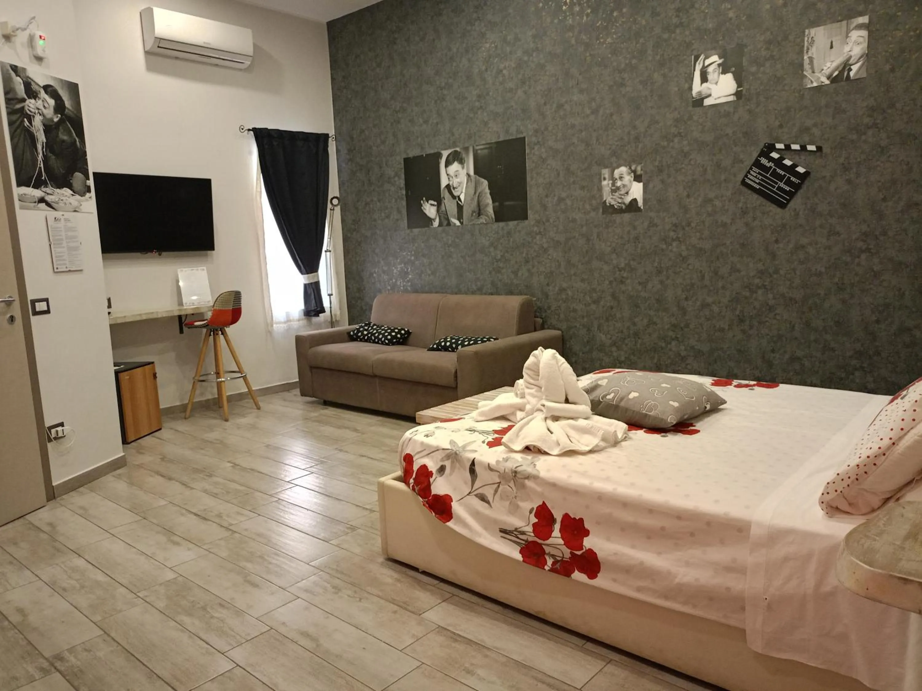 Communal lounge/ TV room, Bed in Artisti Bed&Dreams