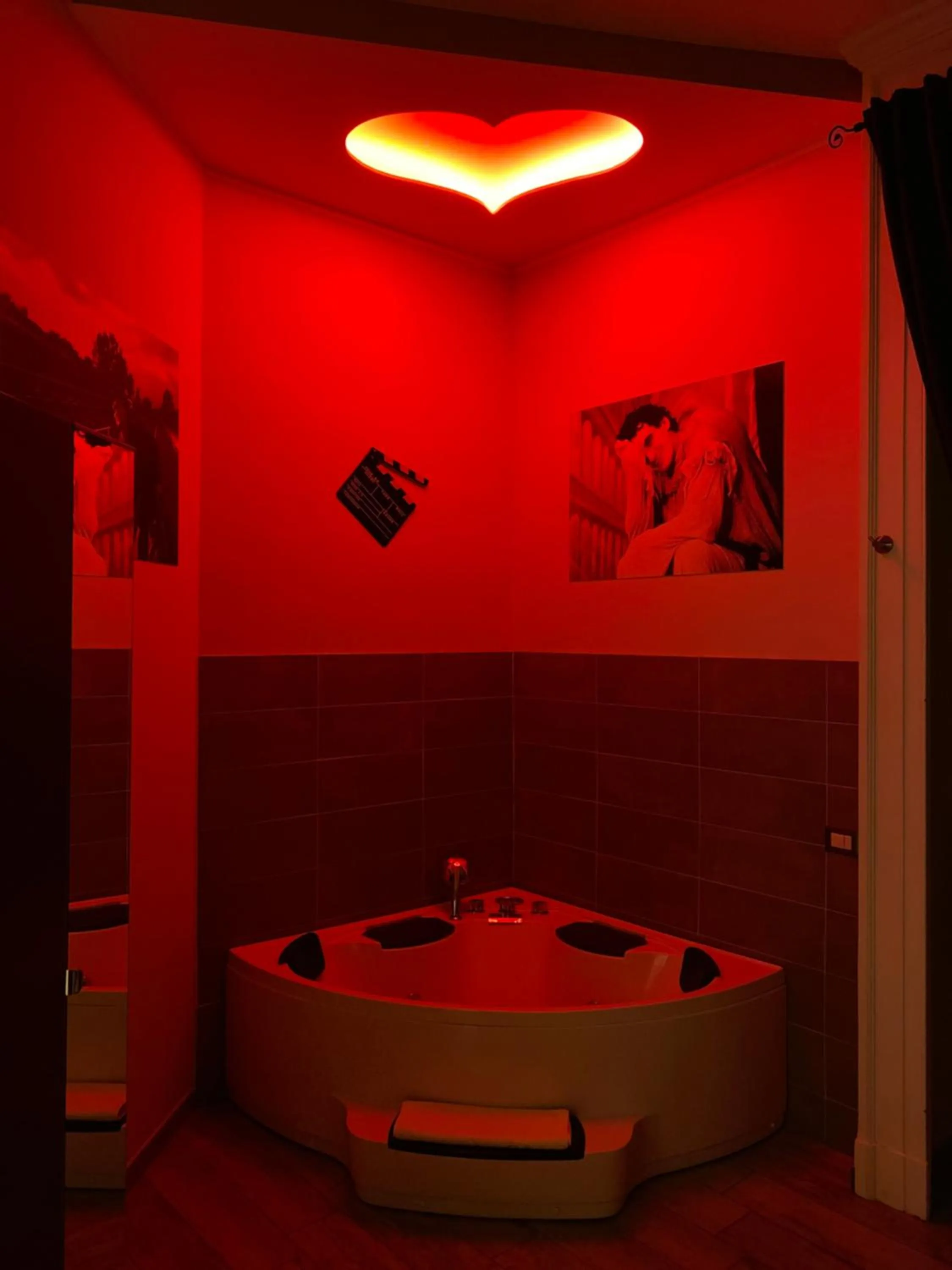 Hot Tub in Artisti Bed&Dreams