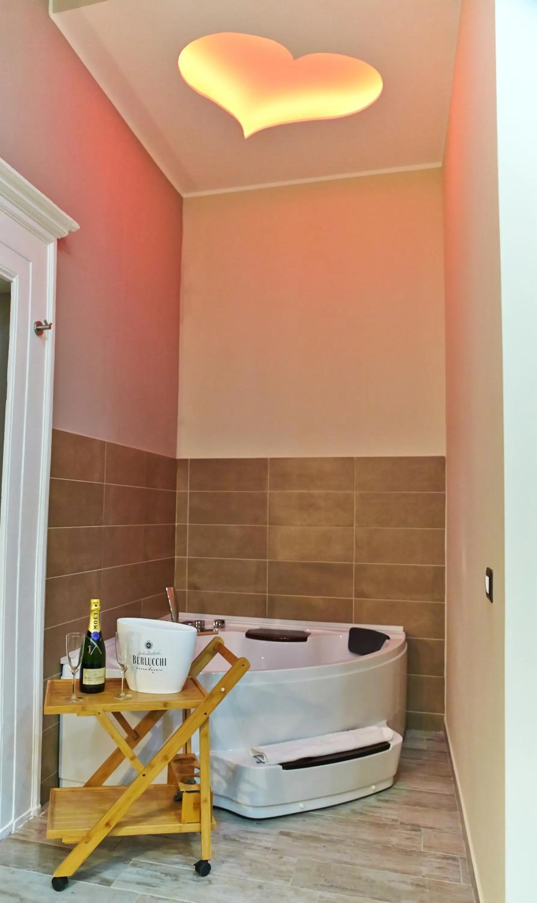 Hot Tub in Artisti Bed&Dreams