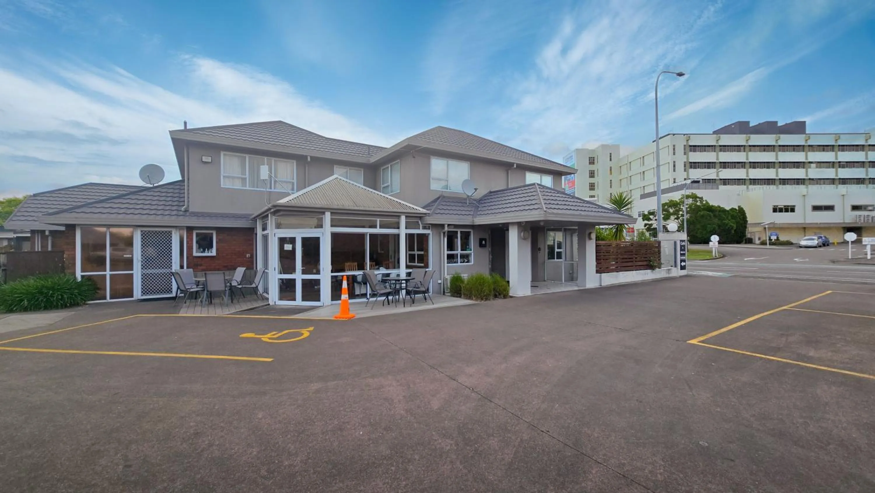 Property building in Carramar Motor Inn