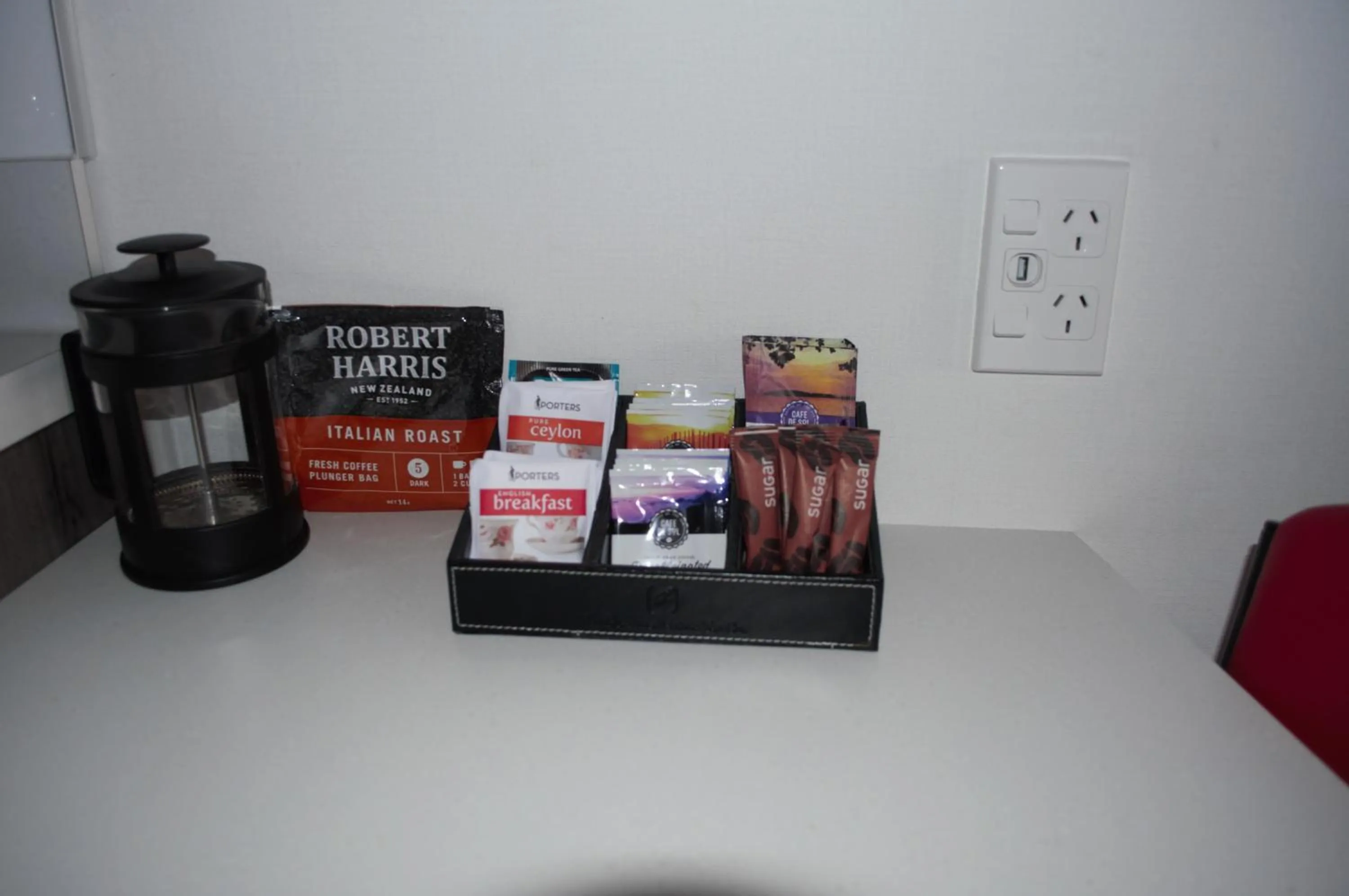 Coffee/tea facilities in Carramar Motor Inn