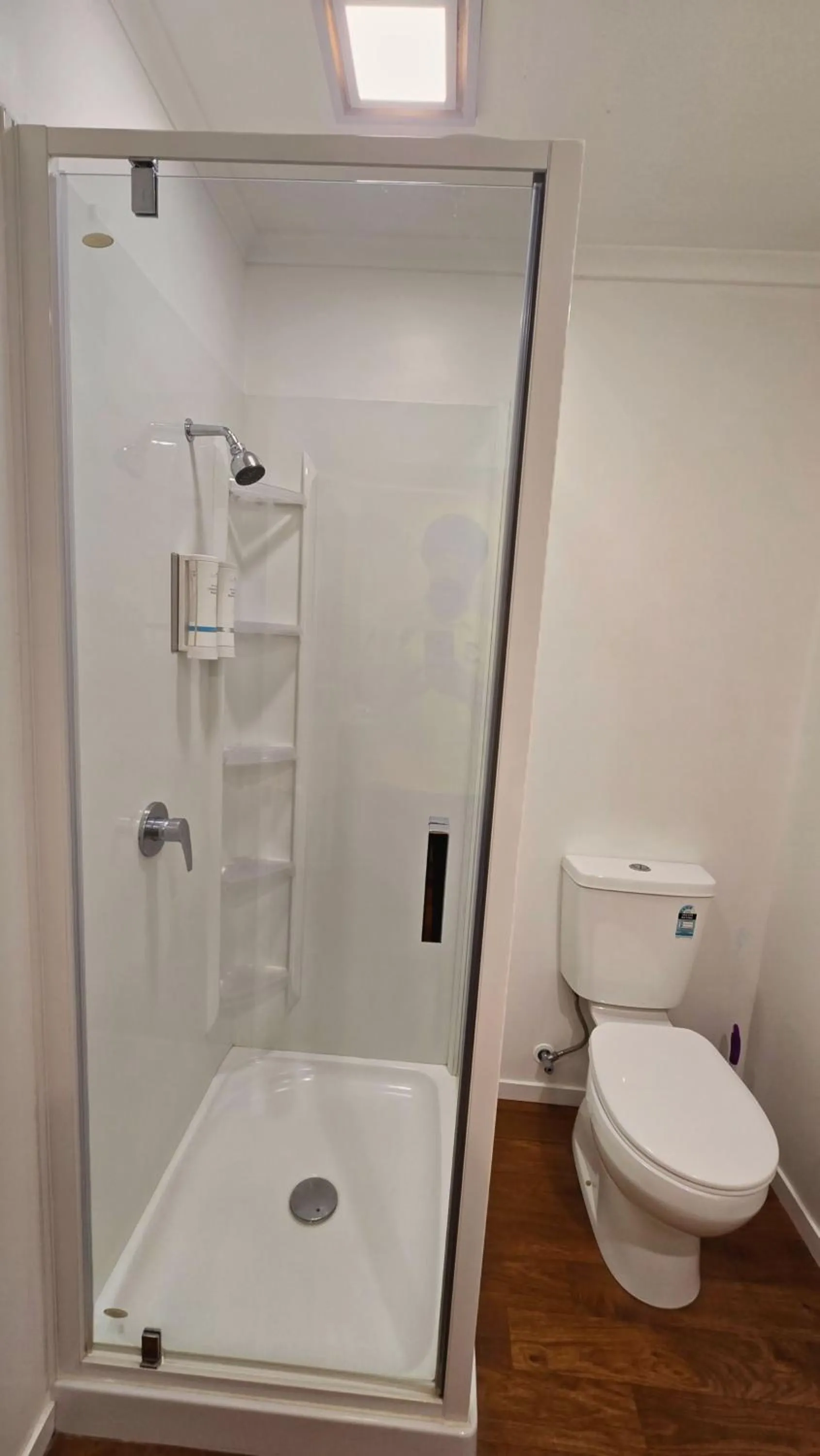 Shower in Carramar Motor Inn