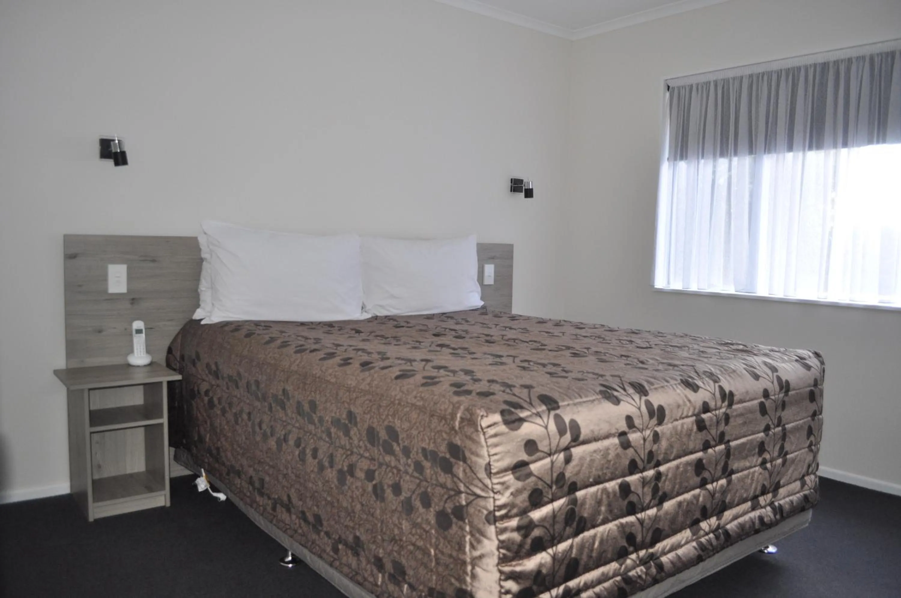Bedroom, Bed in Carramar Motor Inn