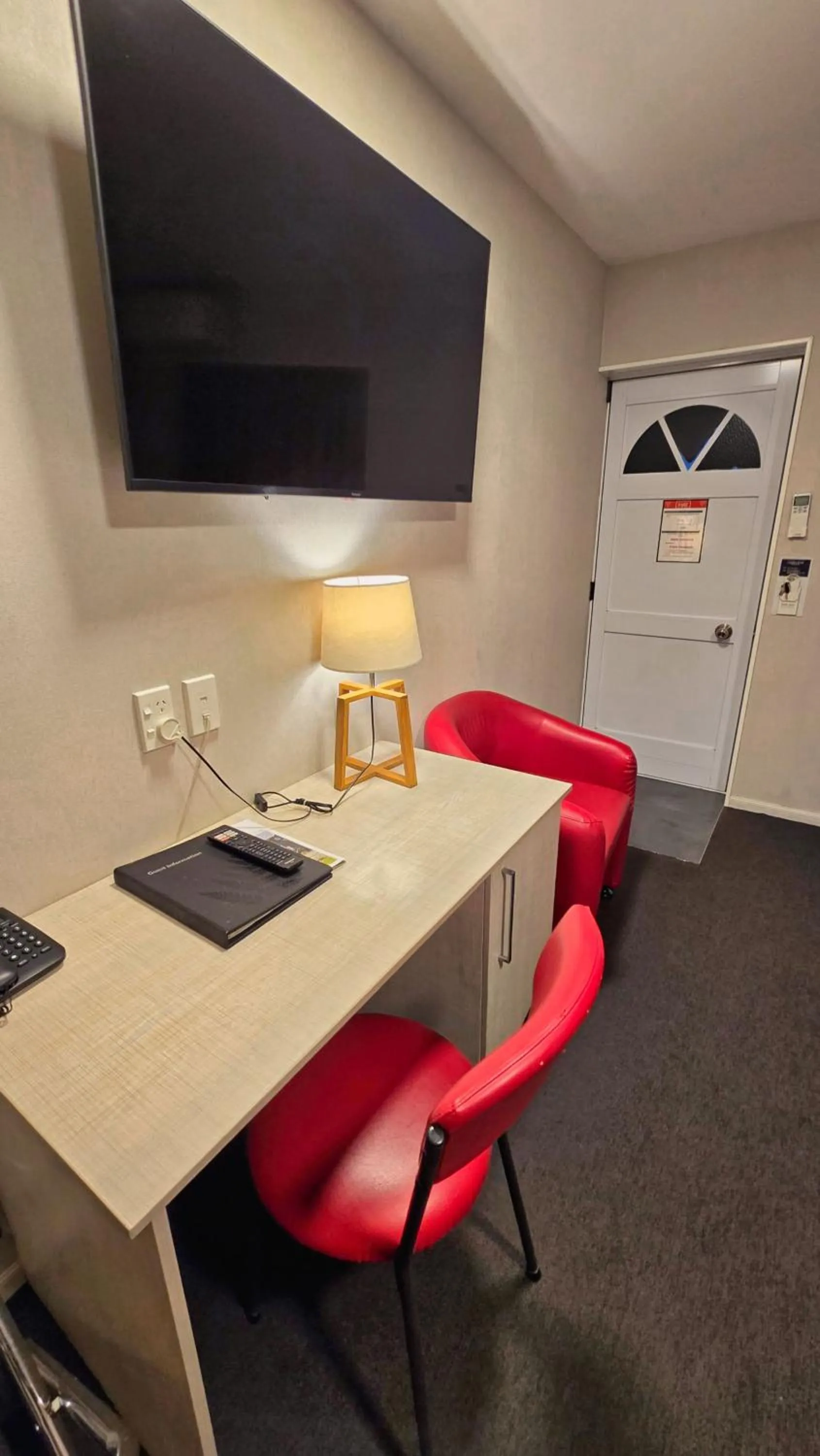 TV and multimedia in Carramar Motor Inn