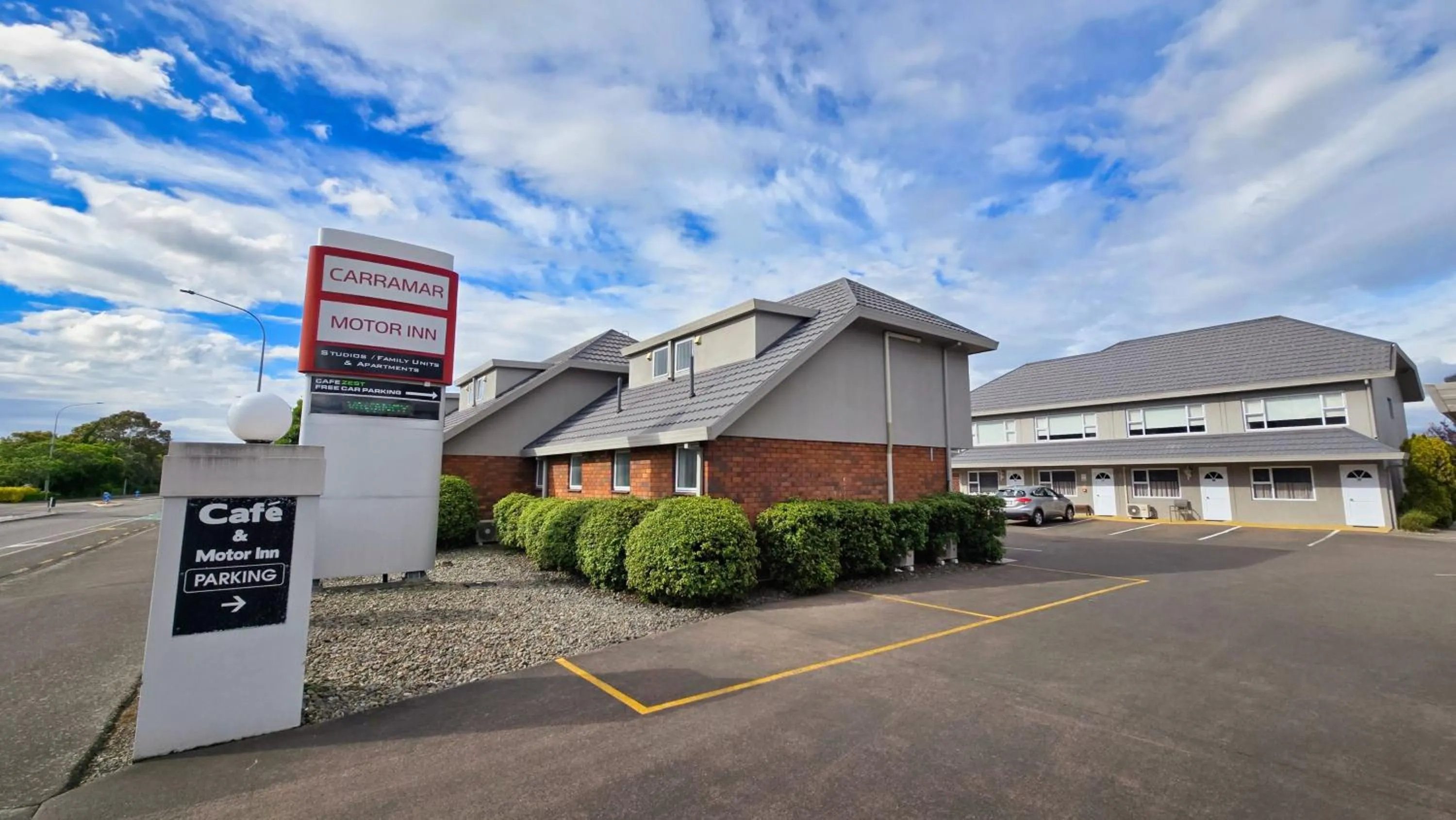 Property building in Carramar Motor Inn