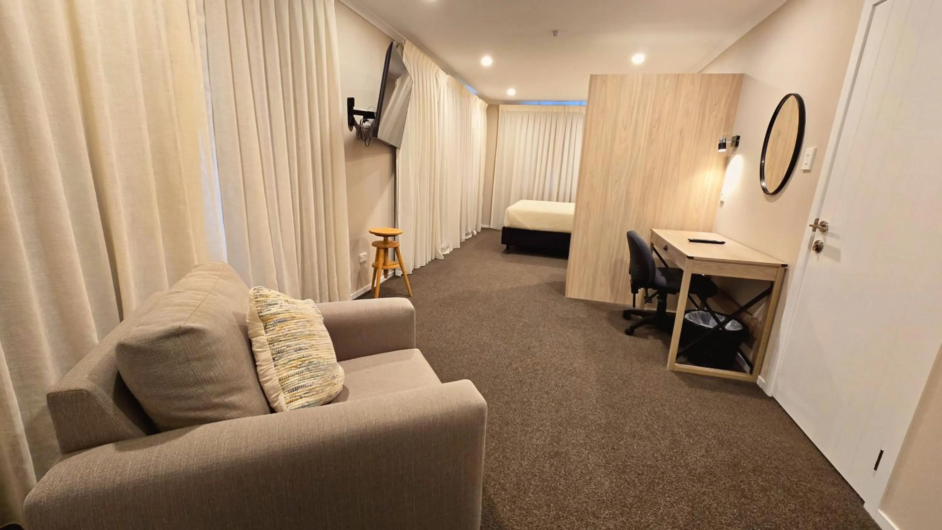 Bed in Carramar Motor Inn