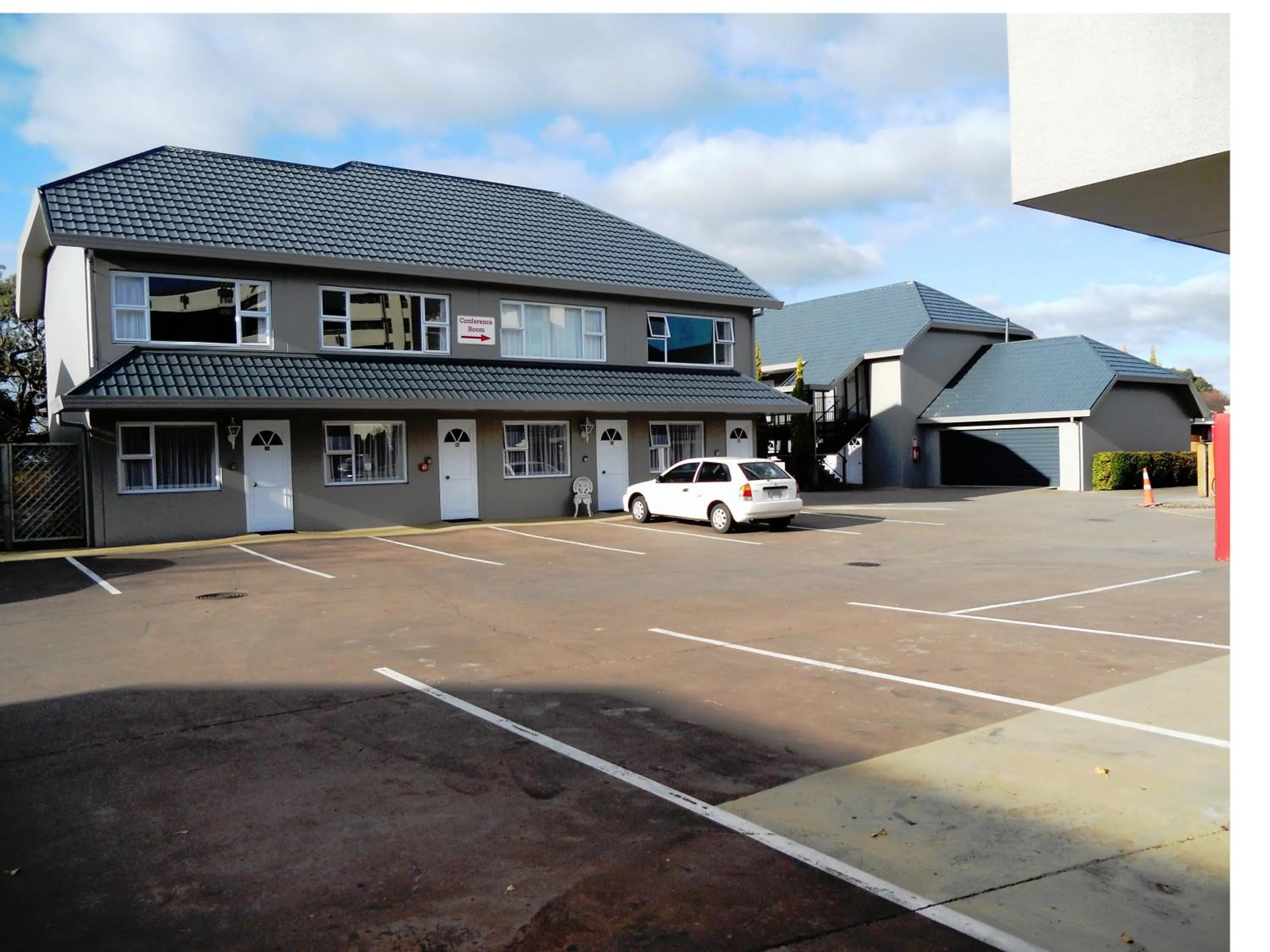 Property building in Carramar Motor Inn