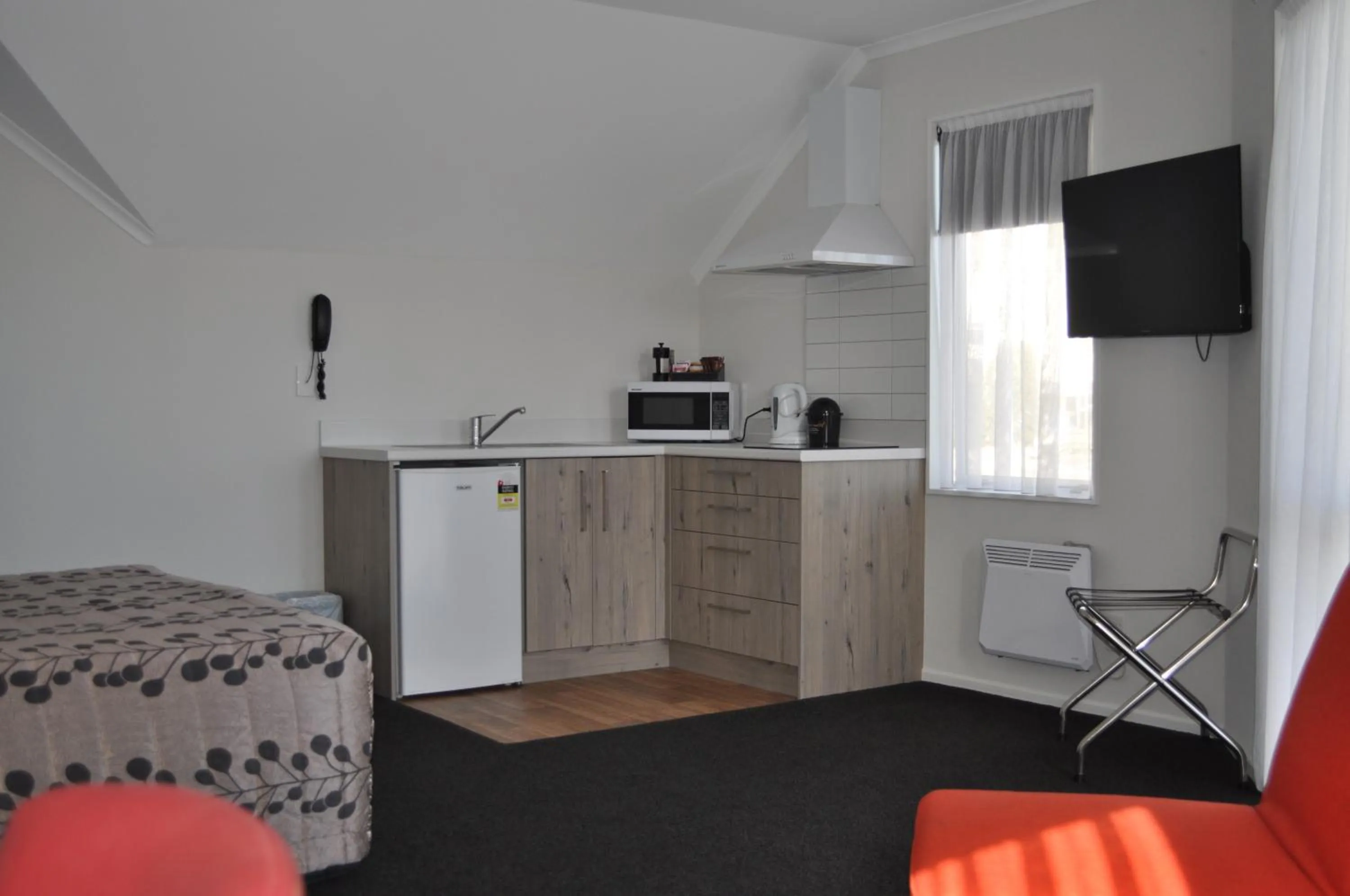 TV and multimedia in Carramar Motor Inn