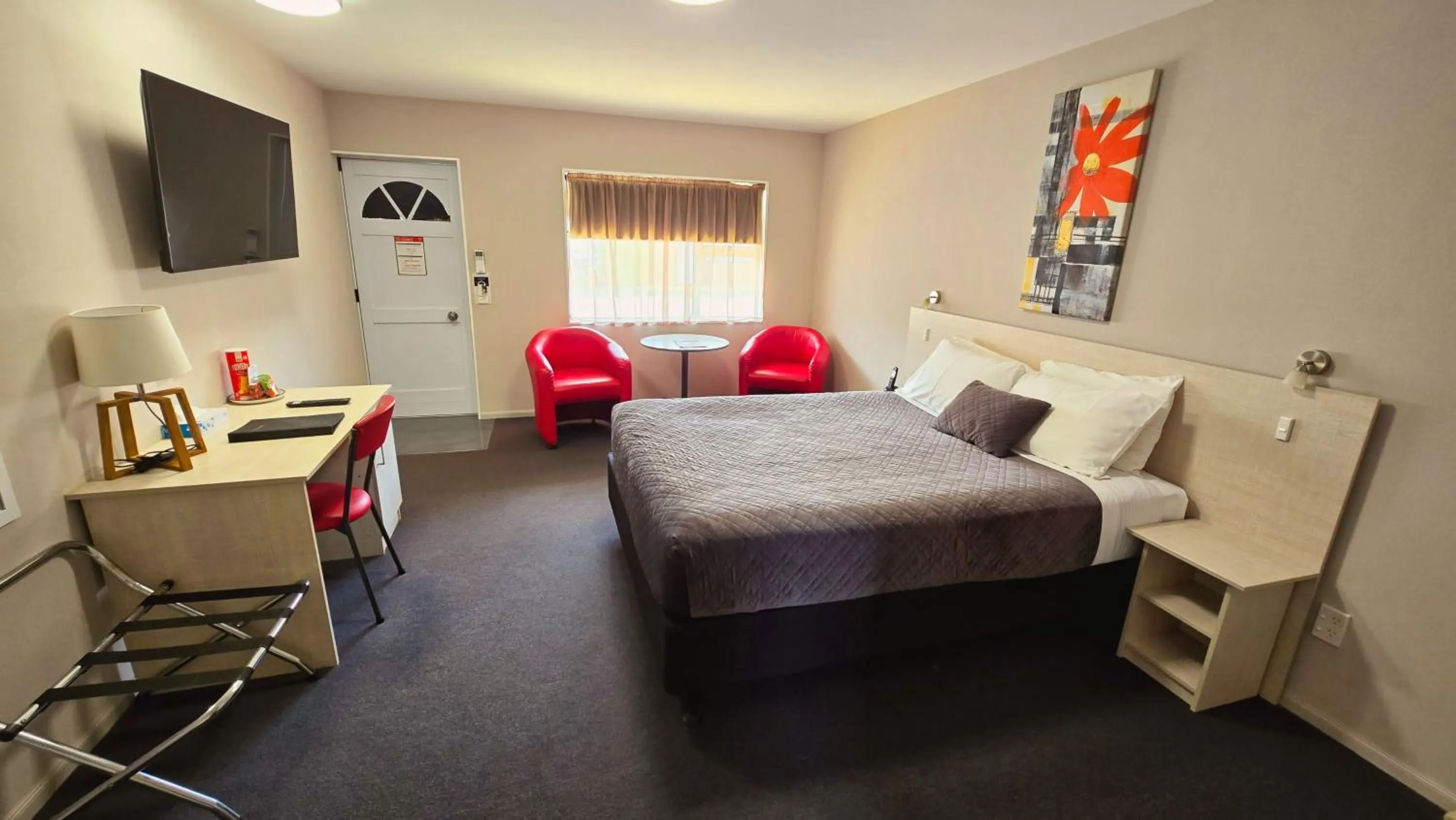 Bed in Carramar Motor Inn