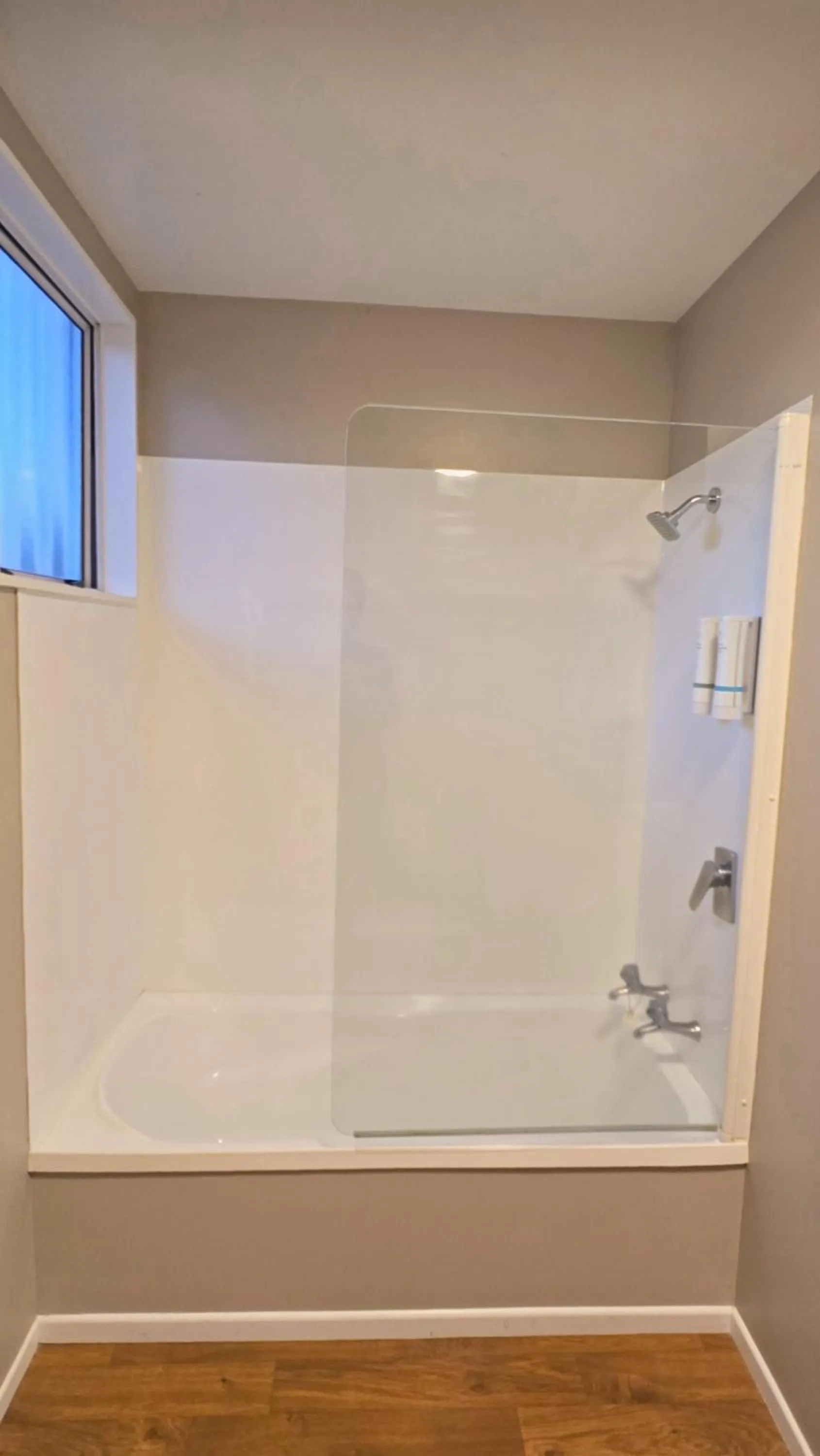 Shower in Carramar Motor Inn