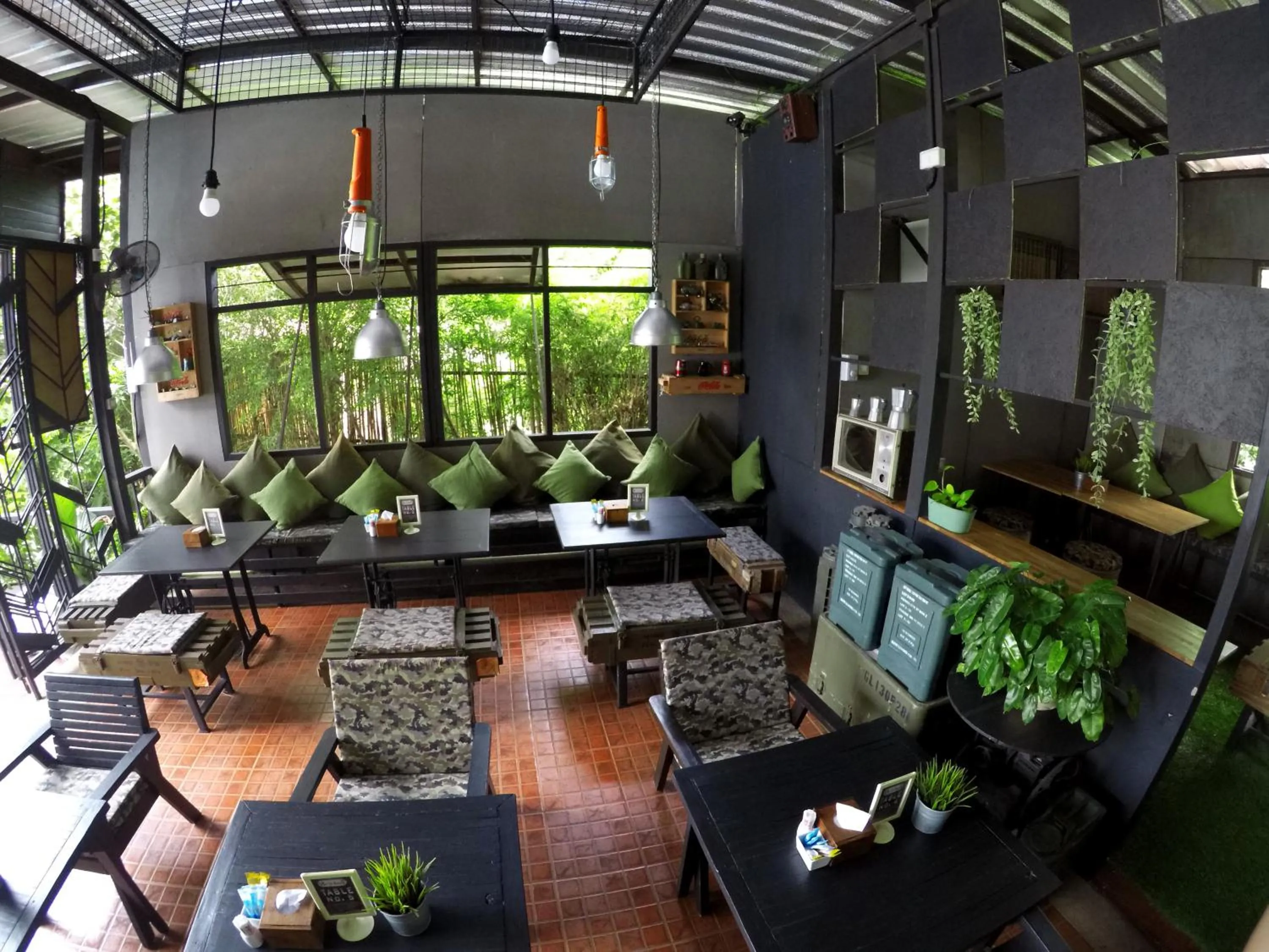 Restaurant/places to eat in Alphabeto Resort