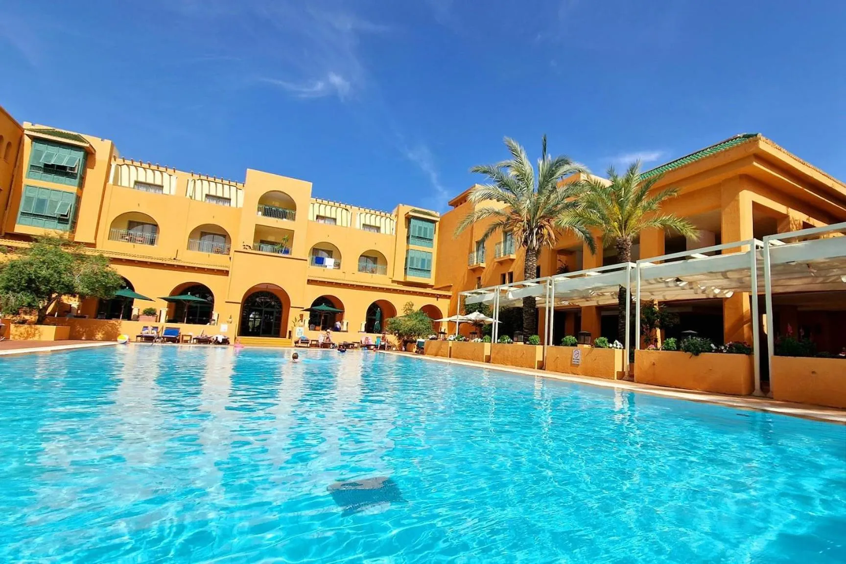 Swimming pool in Alhambra Thalasso