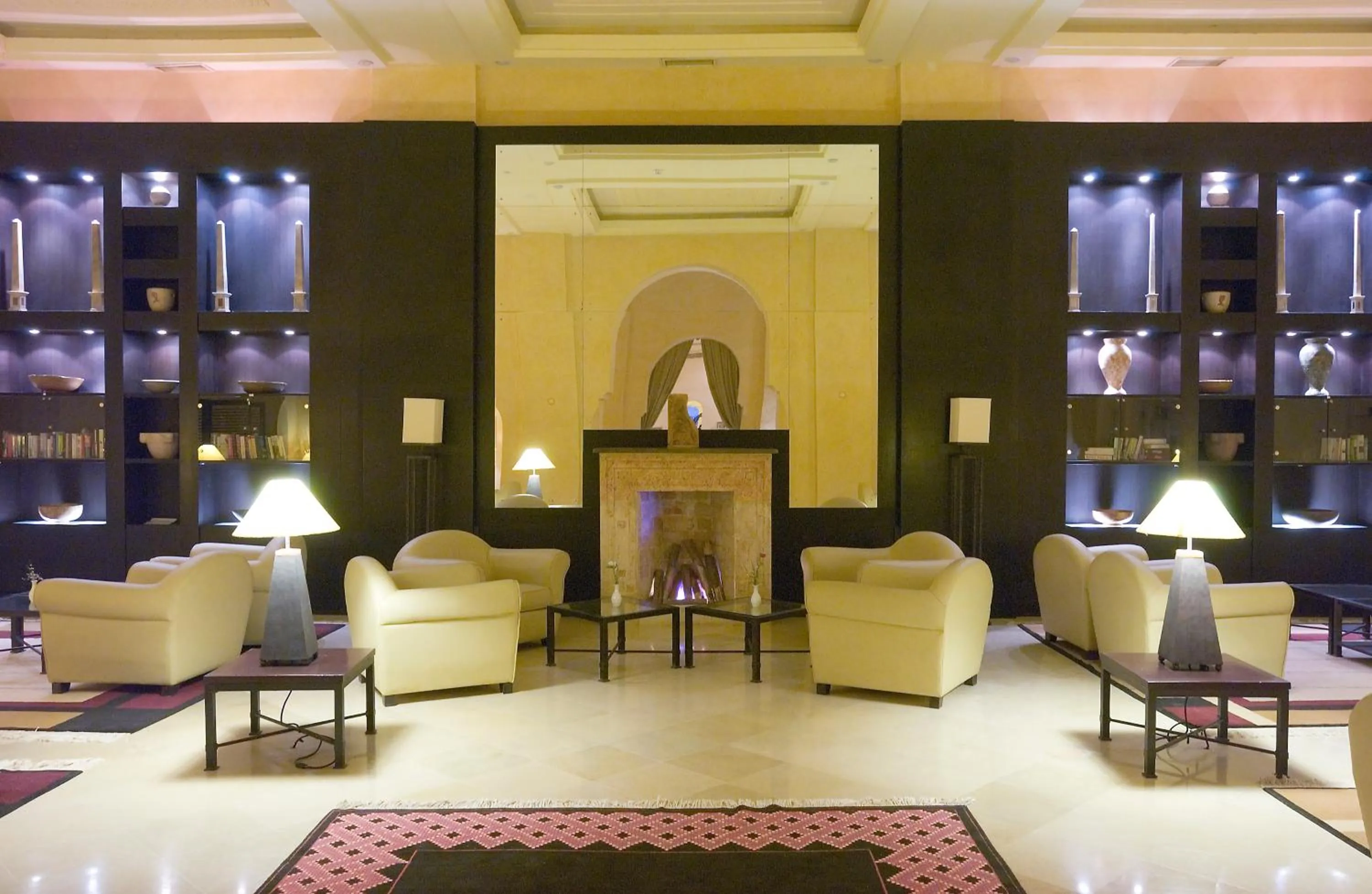 Lobby or reception in Alhambra Thalasso