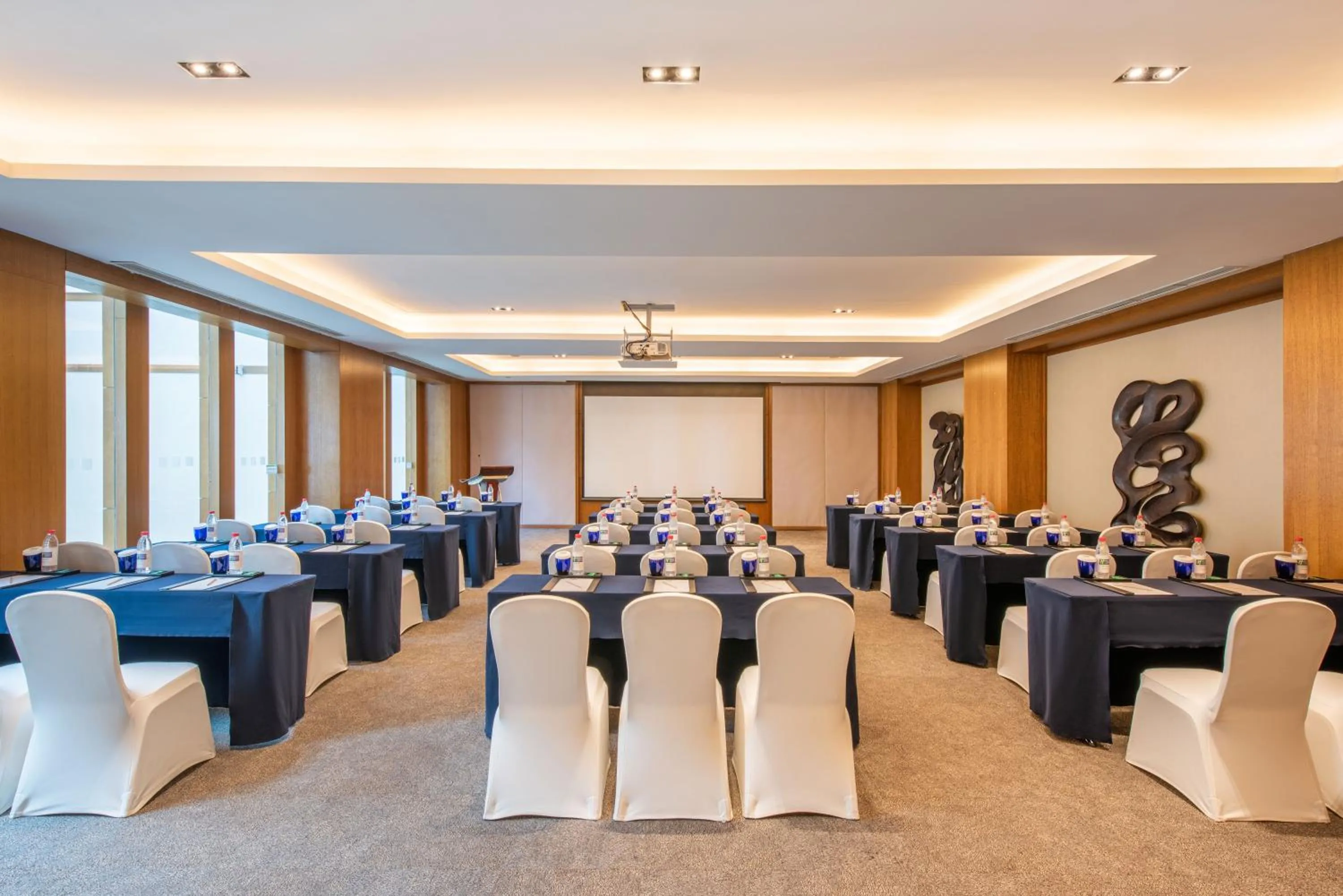 Meeting/conference room in Wanda Jin Suites Changbaishan