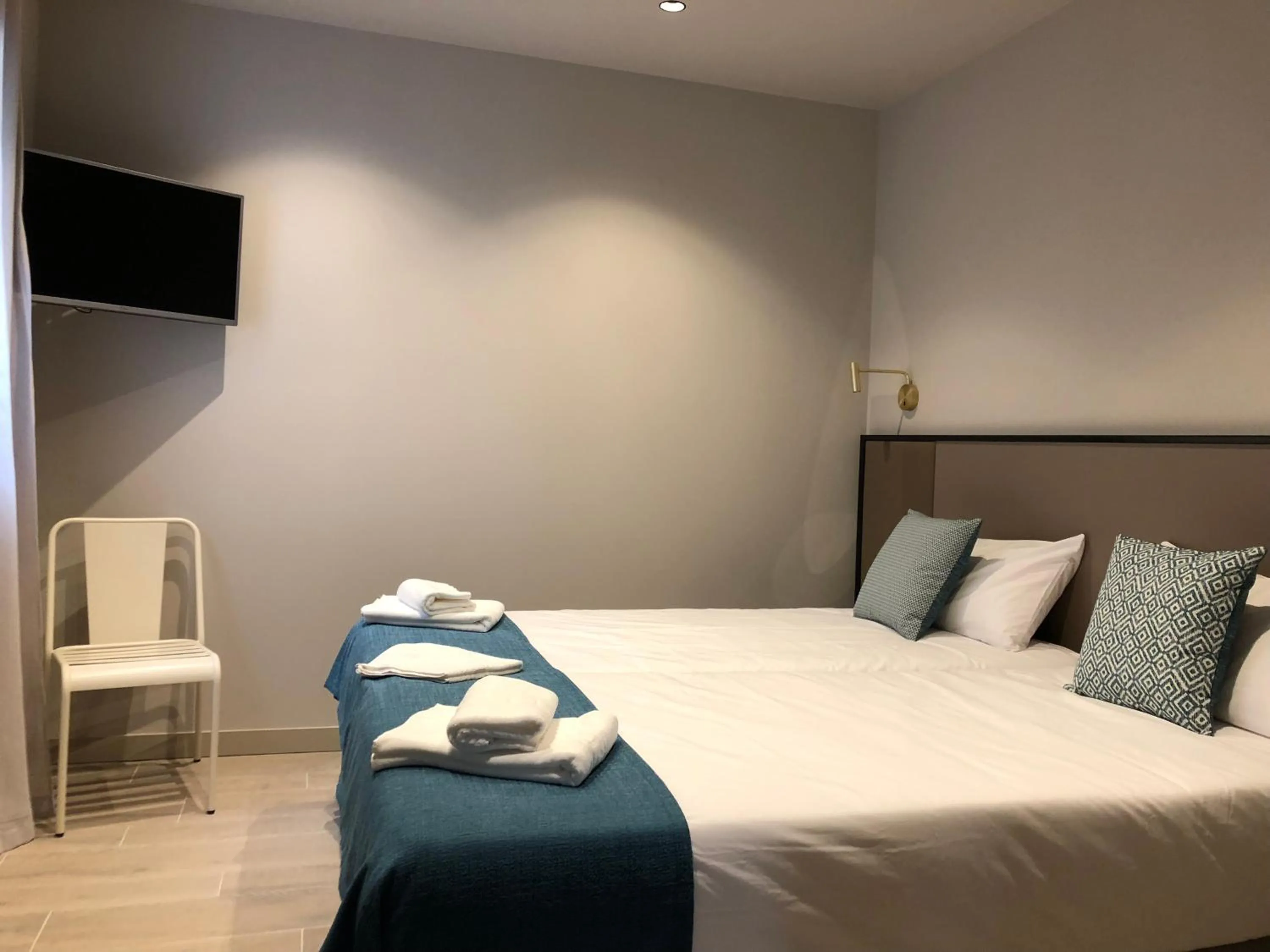 Bed in HOTEL TORRENT