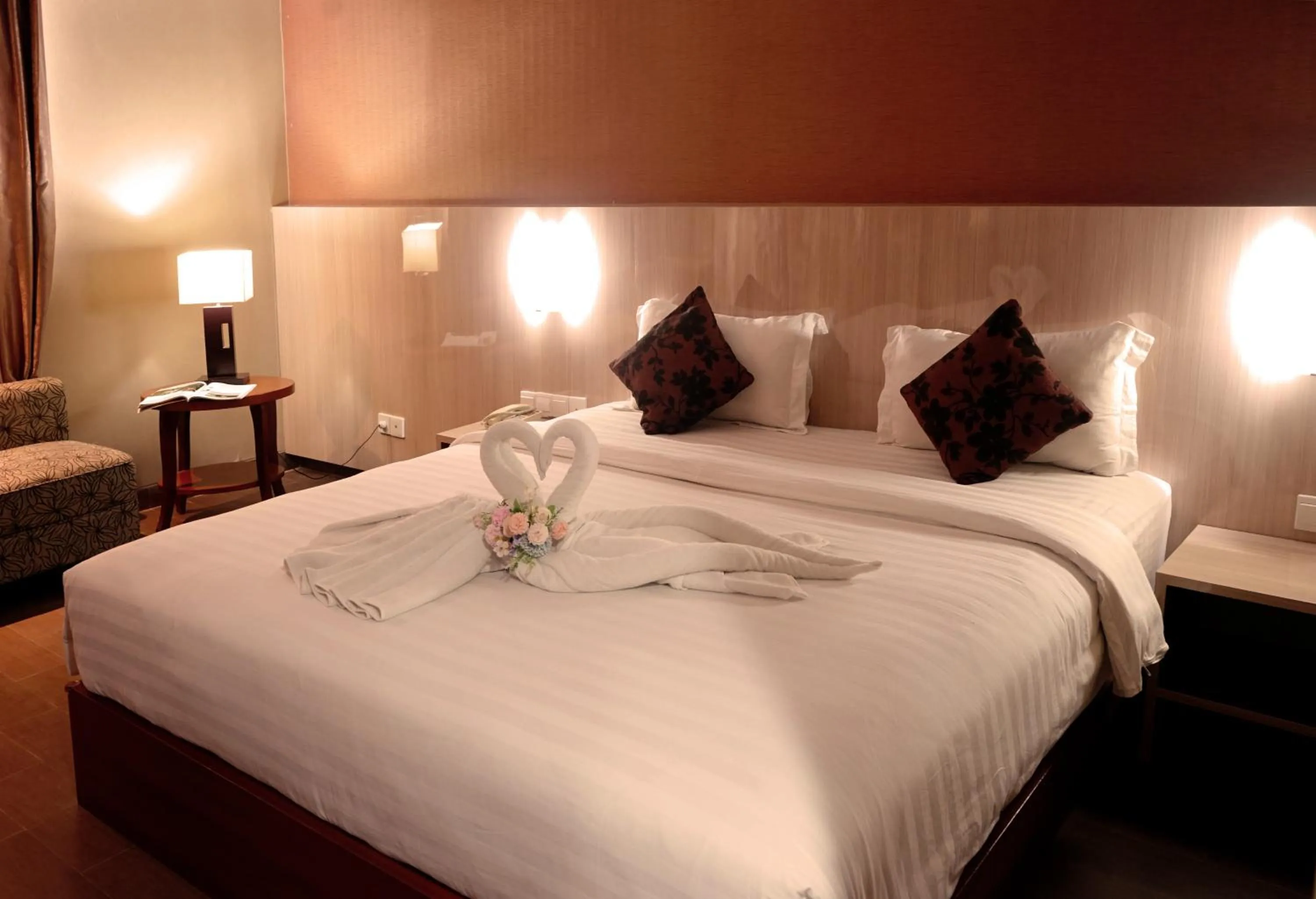 Bedroom, Bed in Grand Hatika Hotel