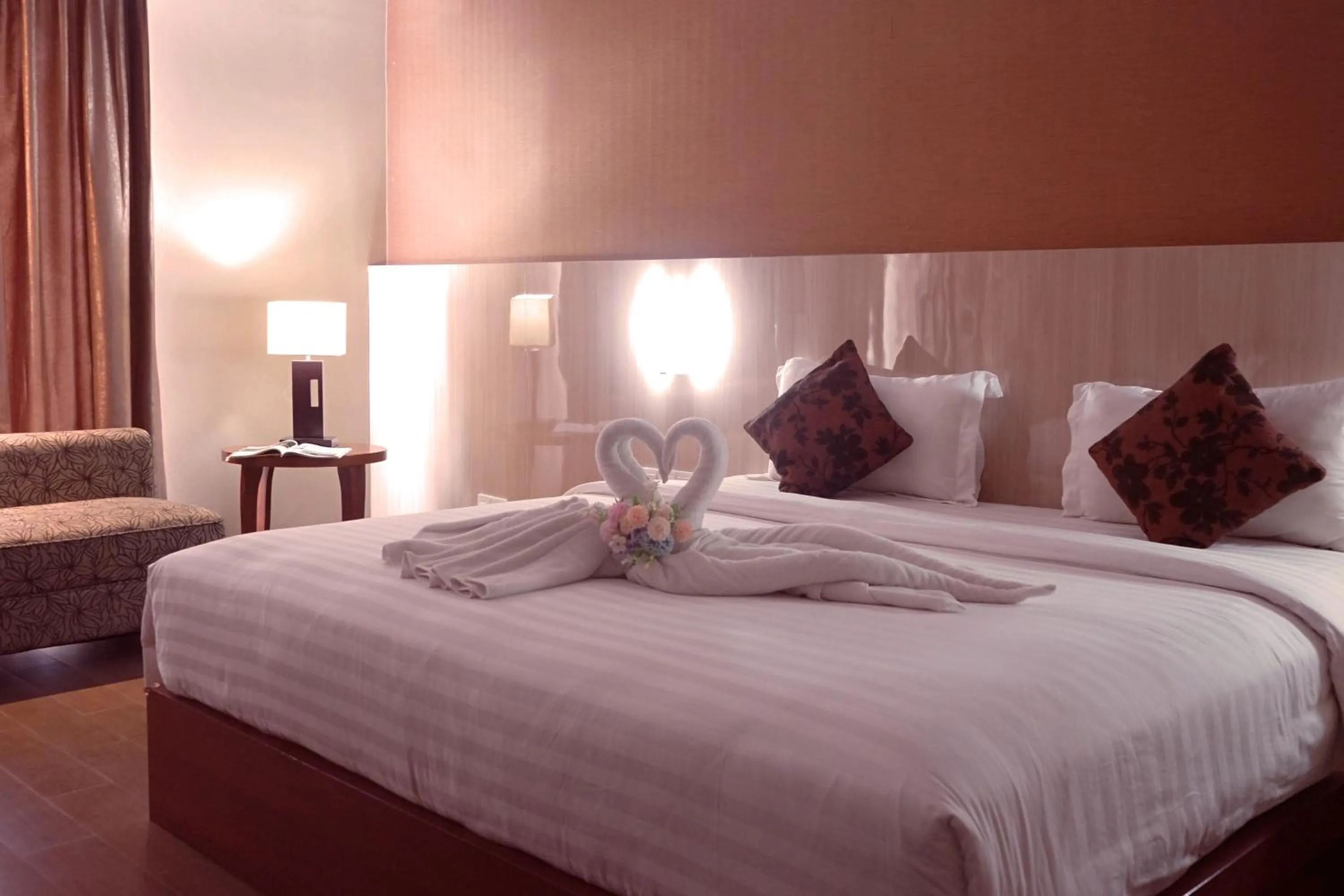 Bedroom, Bed in Grand Hatika Hotel