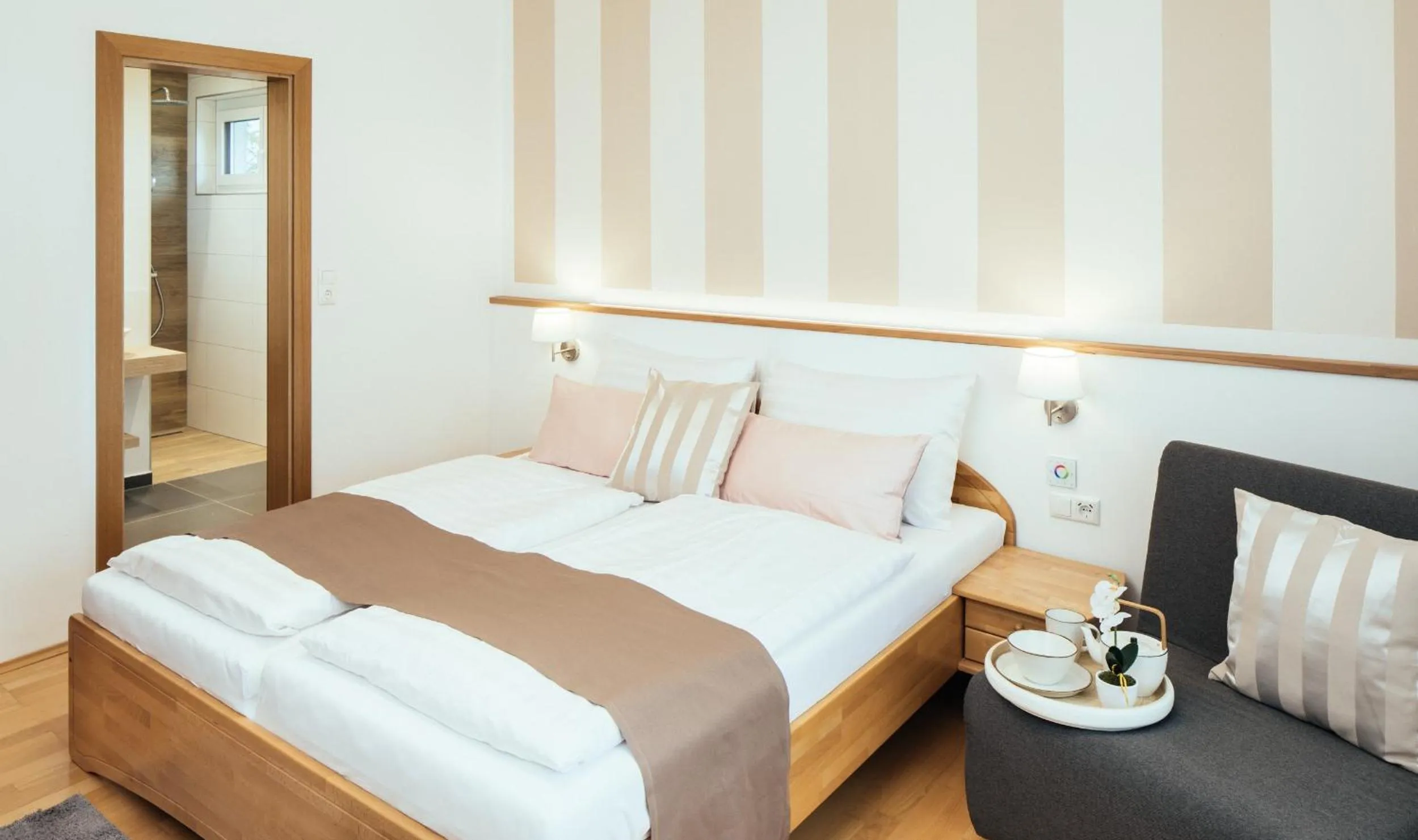 Photo of the whole room, Bed in Pension Auszeit Velden