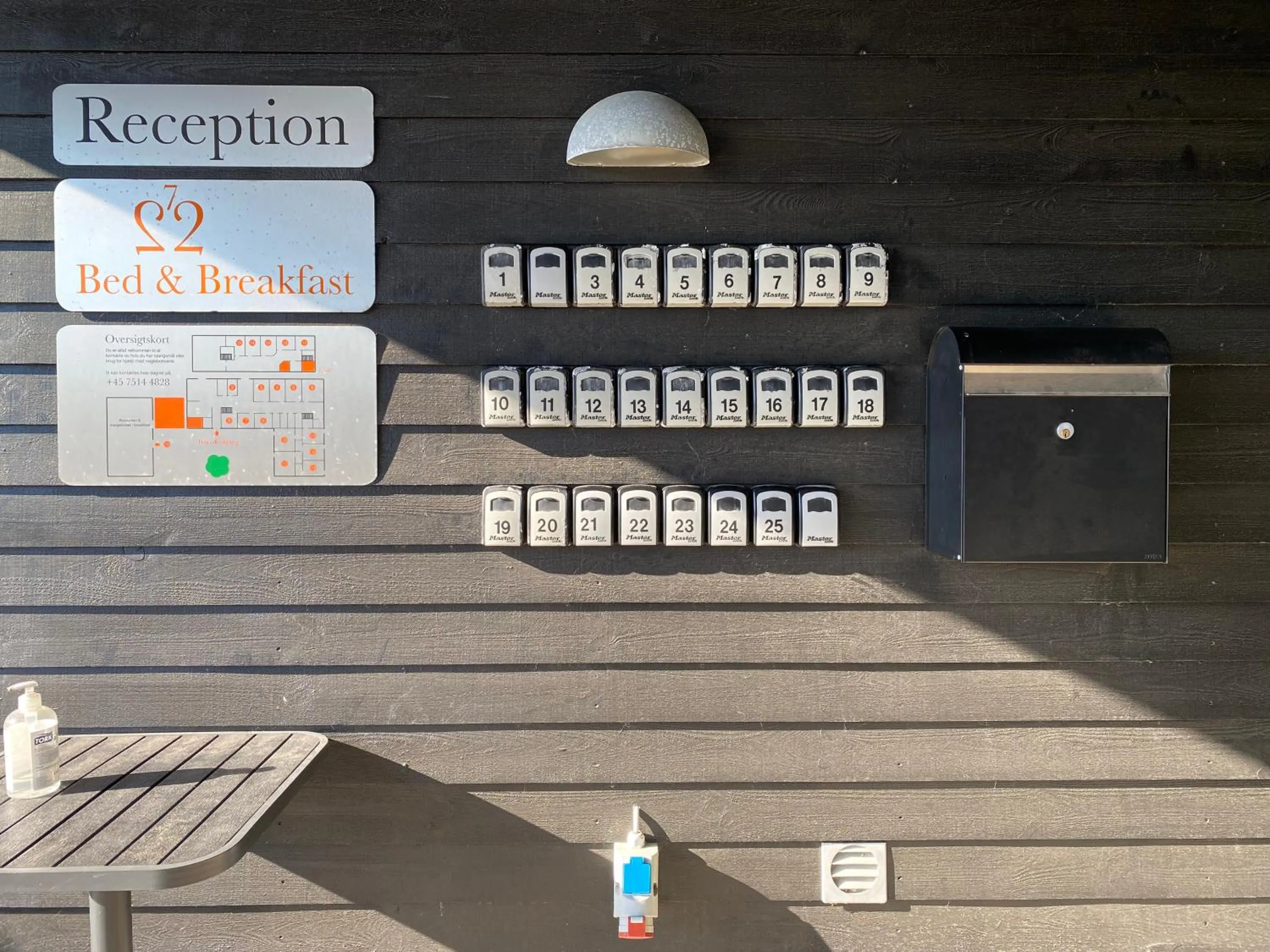 Text overlay in 272 Bed & Breakfast