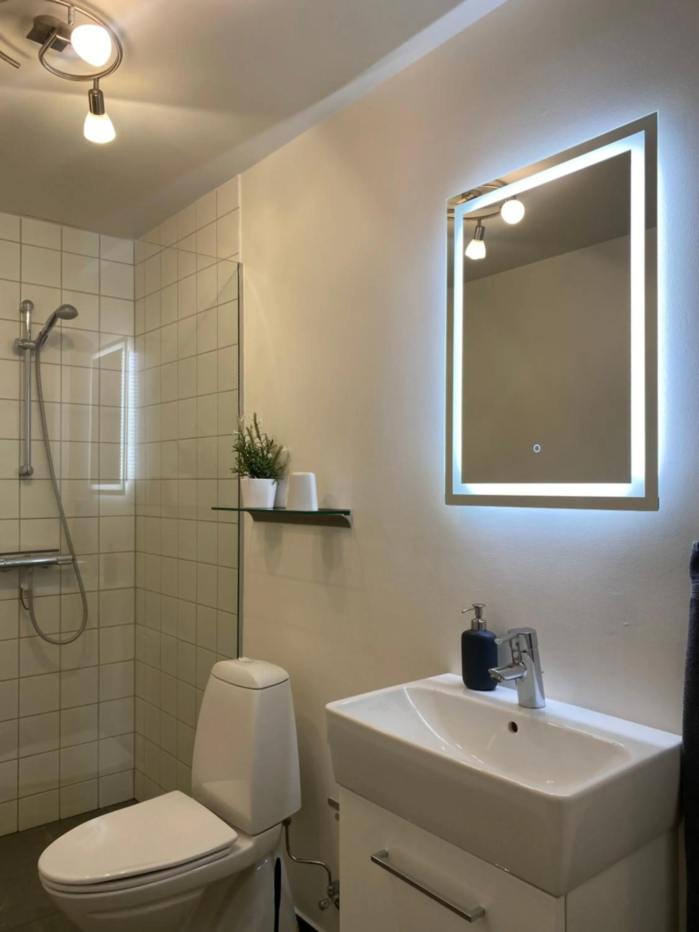 Bathroom in 272 Bed & Breakfast