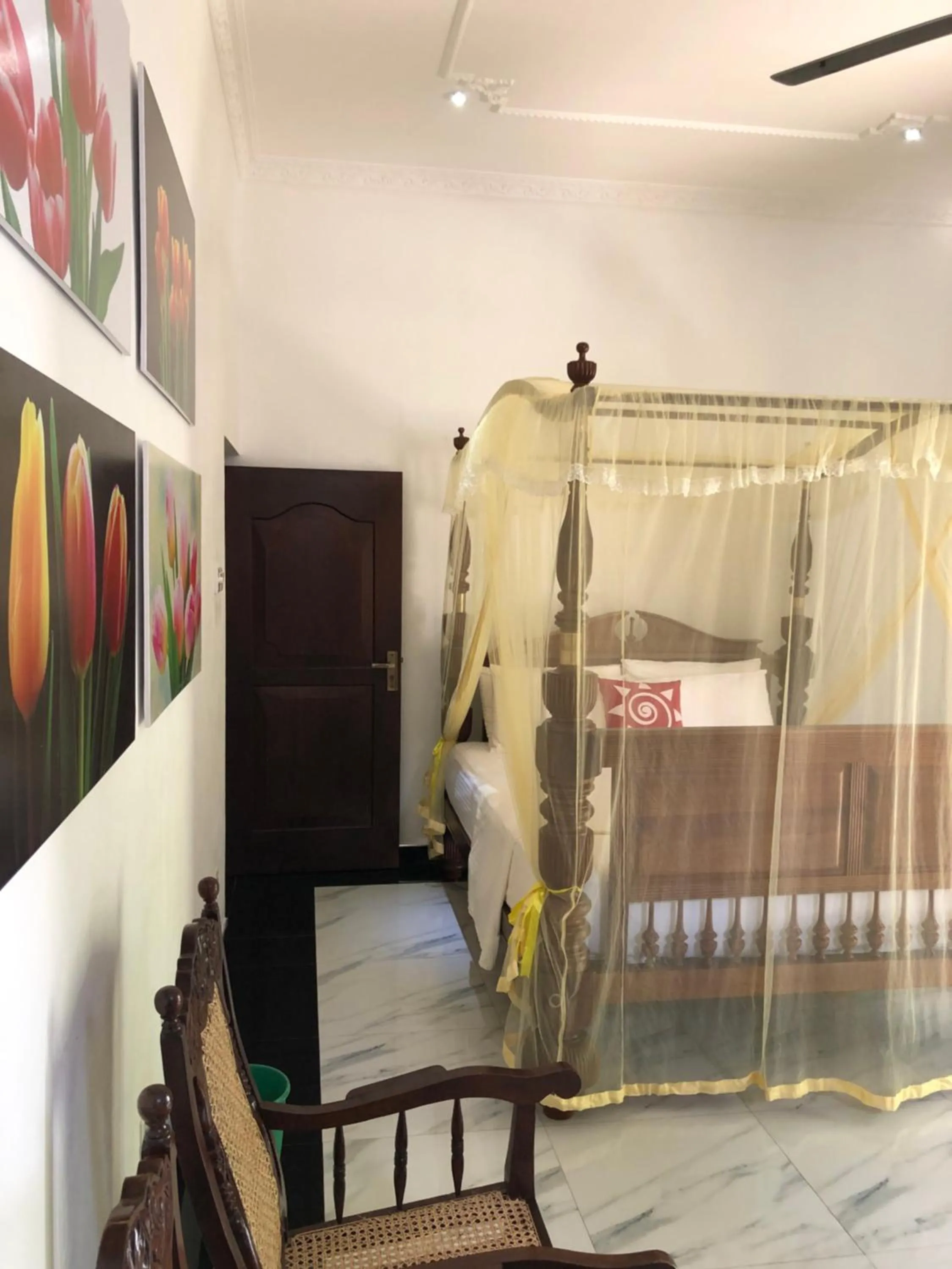 Bed in SRI LANKAN VILLA