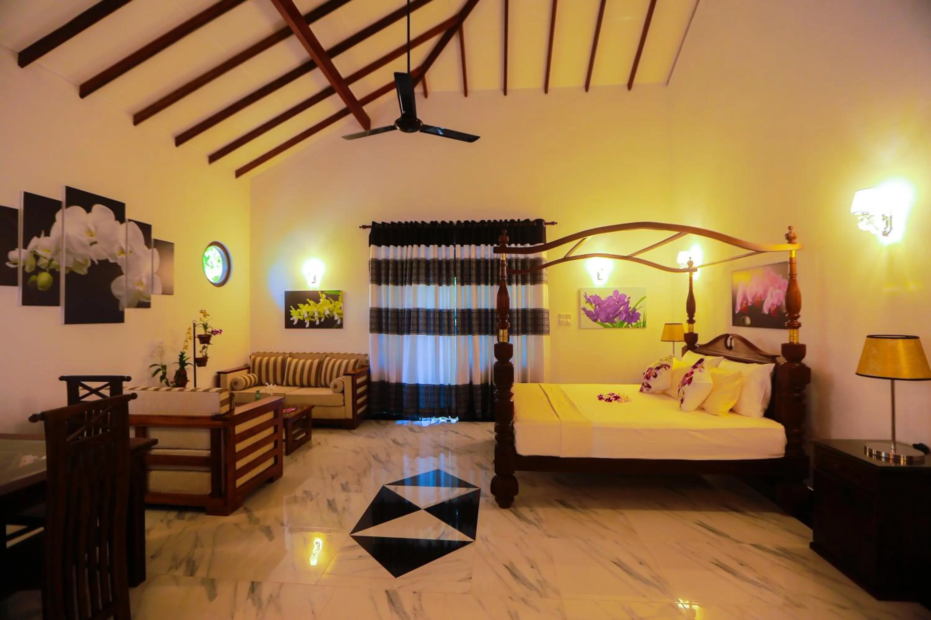 Bed in SRI LANKAN VILLA