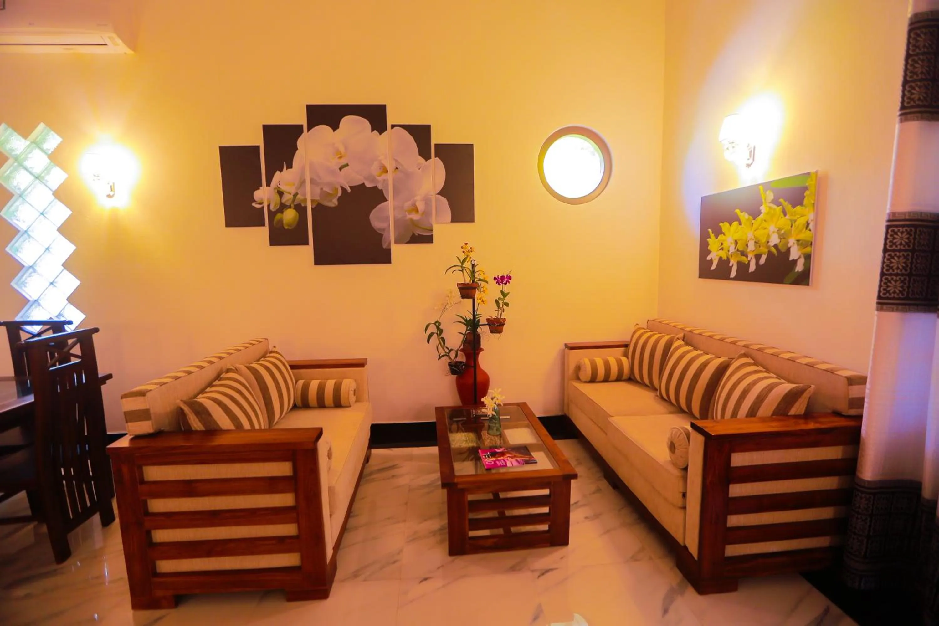 Living room in SRI LANKAN VILLA