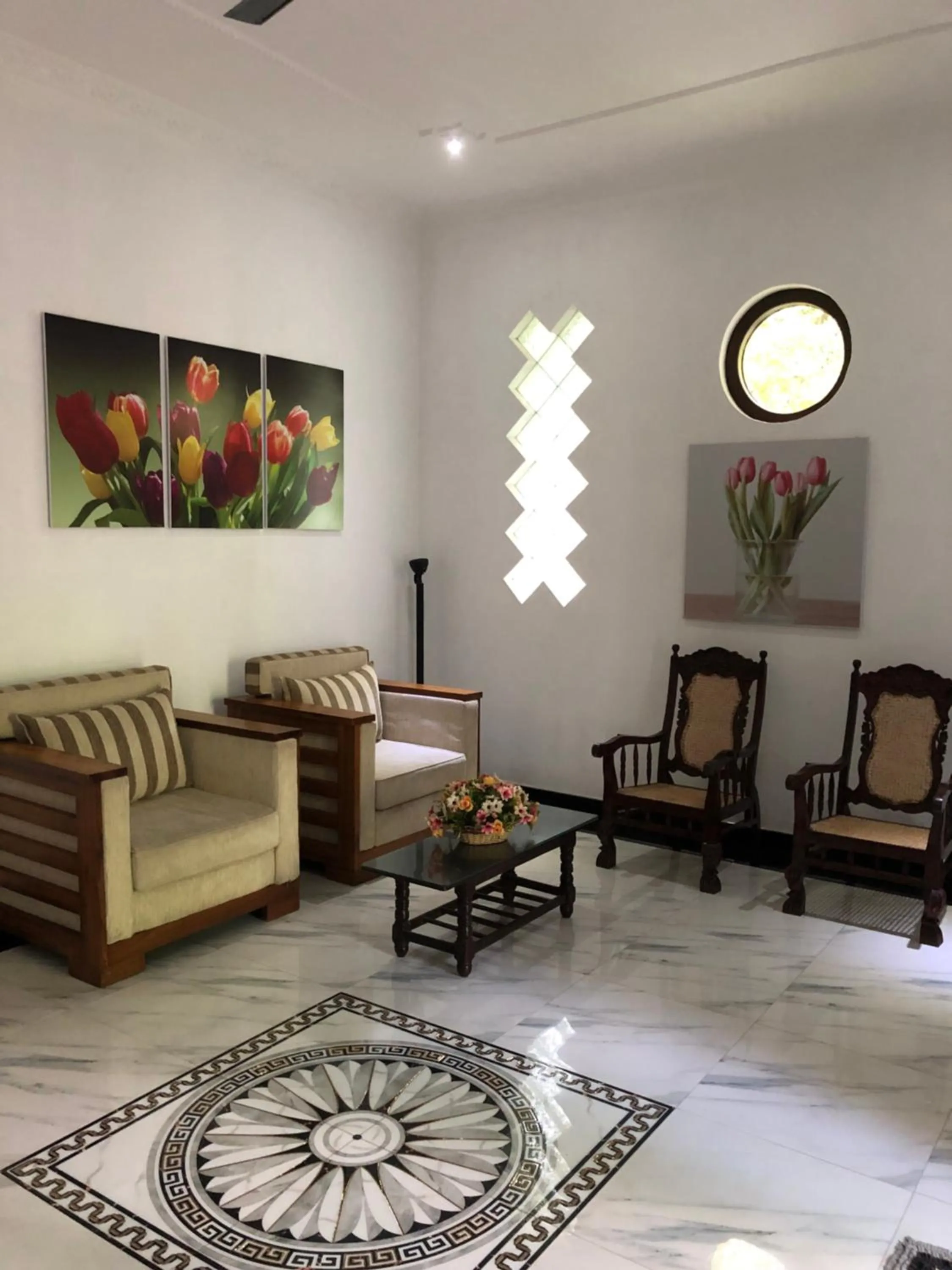 Living room in SRI LANKAN VILLA