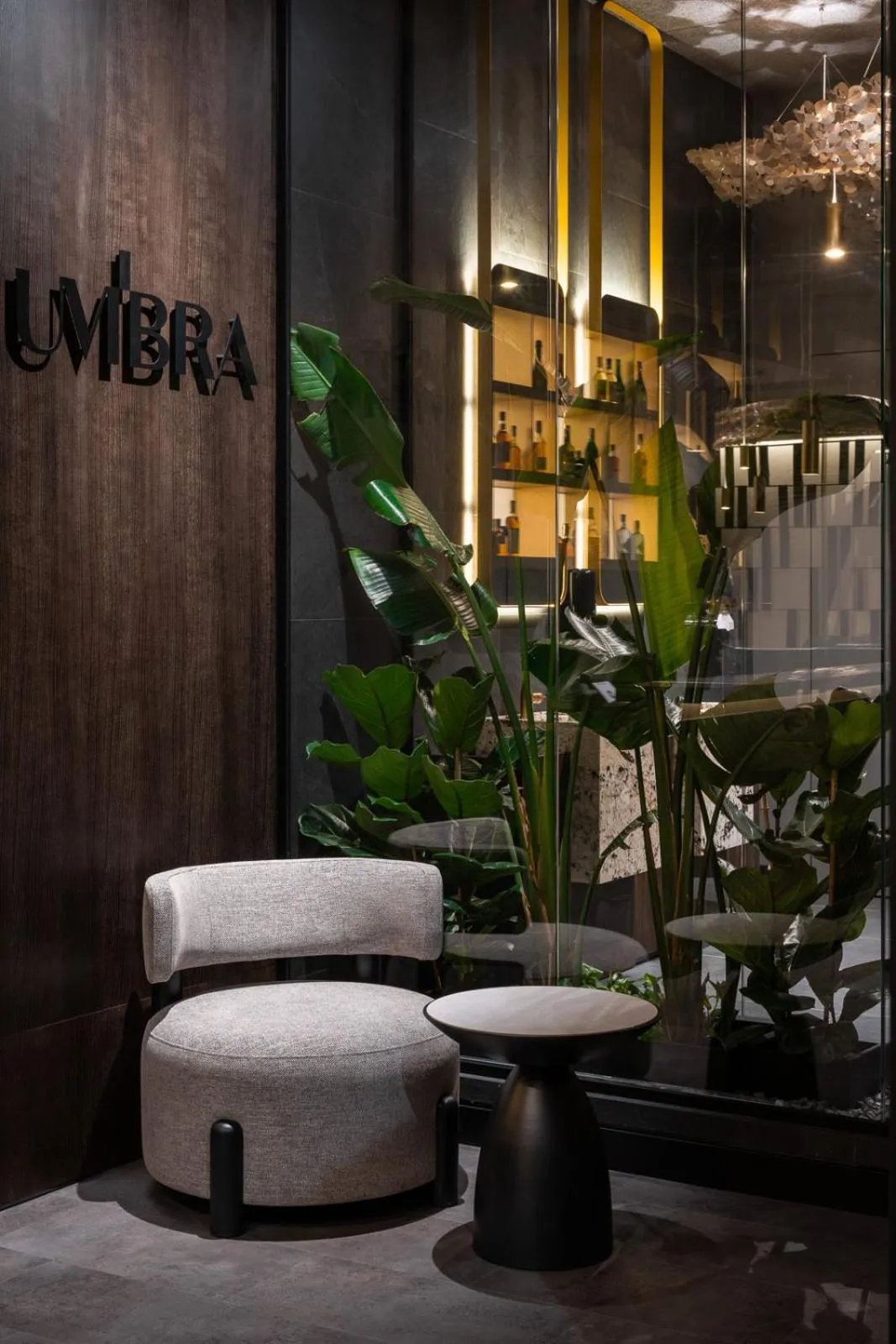 Restaurant/places to eat in Regency Hotel