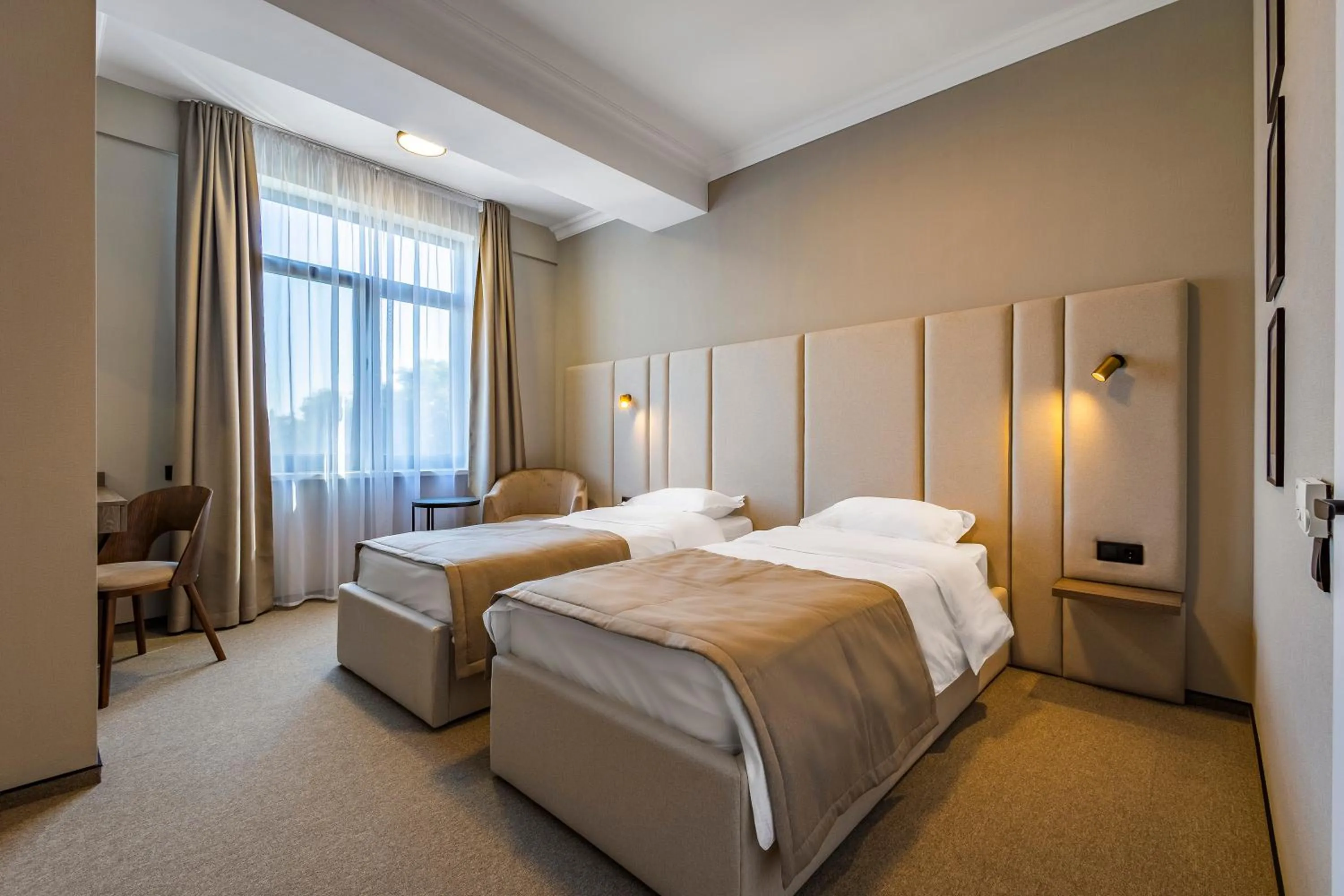 Photo of the whole room, Bed in Regency Hotel