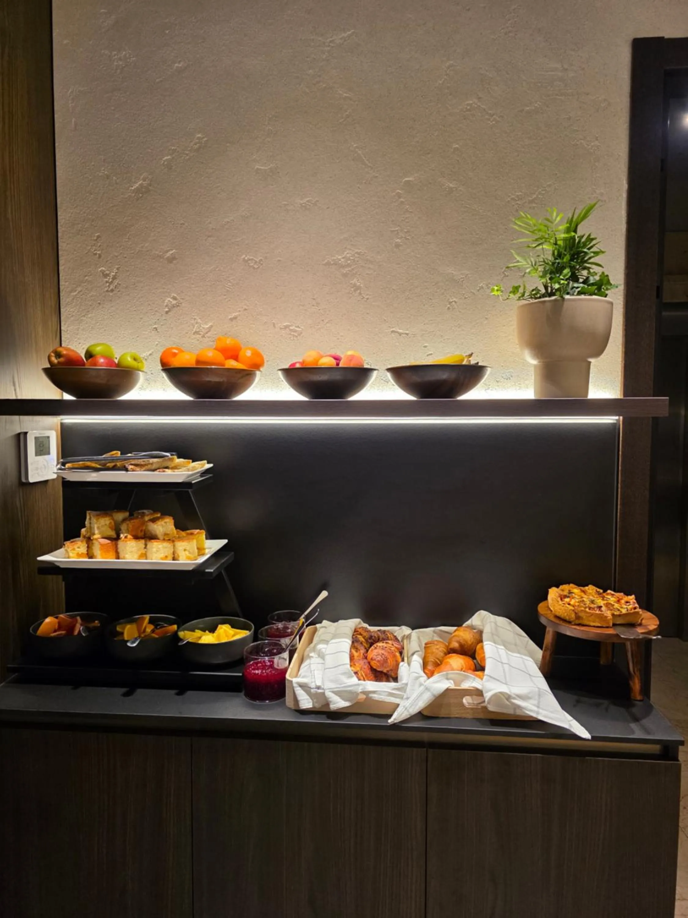 Buffet breakfast in Regency Hotel