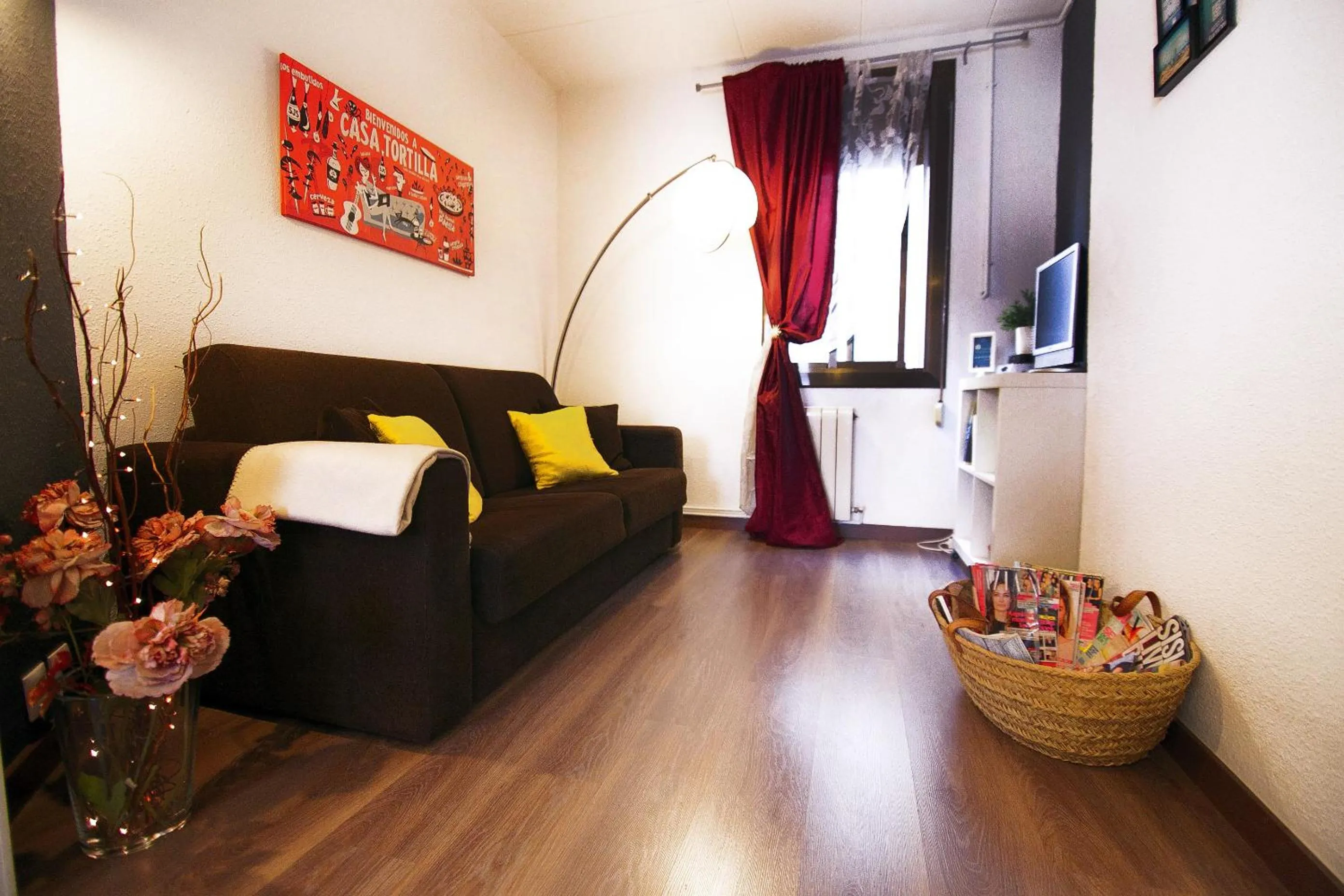 TV and multimedia in Casa Tortilla Sagrada Familia