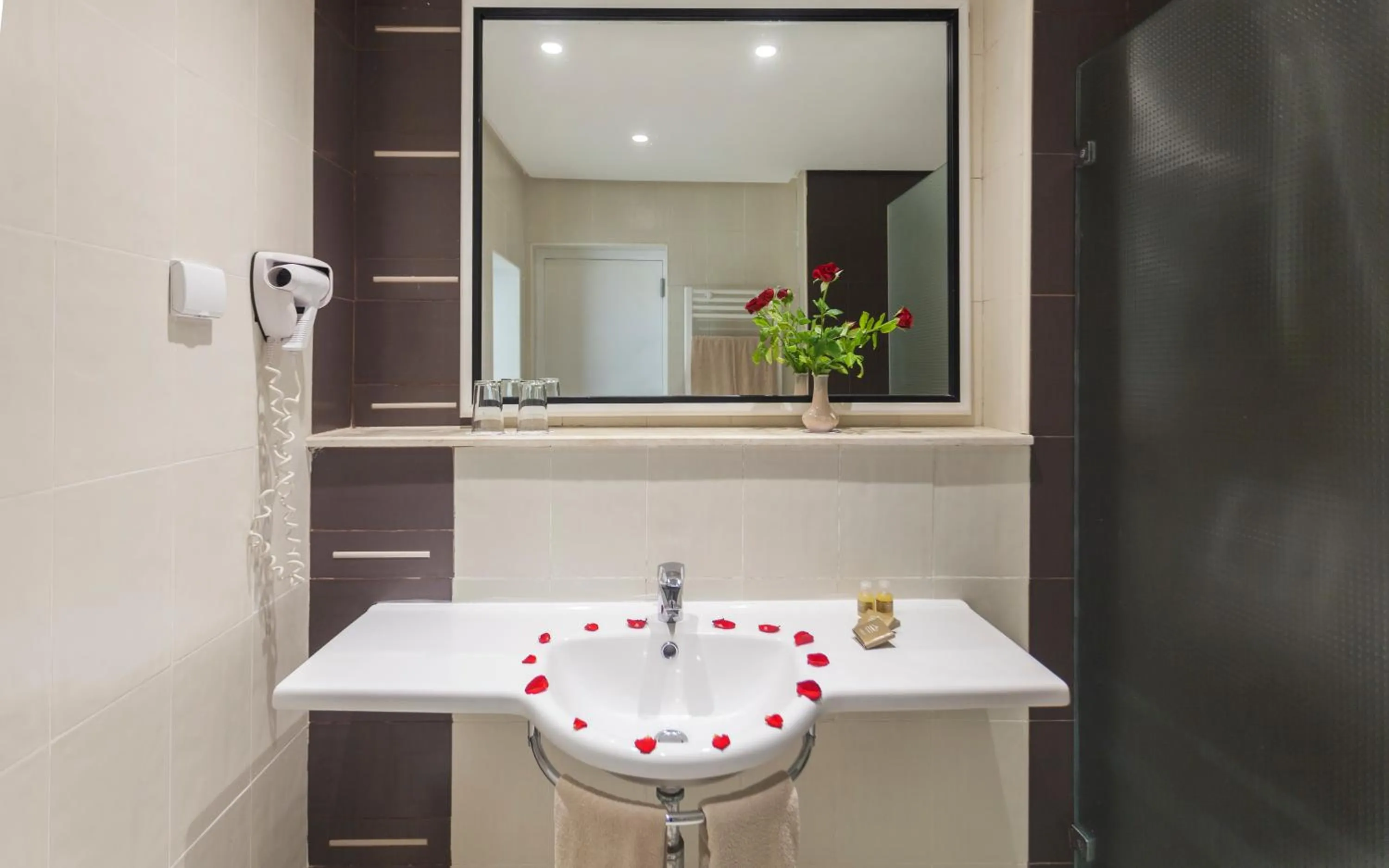 Bathroom in Seabel Alhambra Beach Golf & Spa