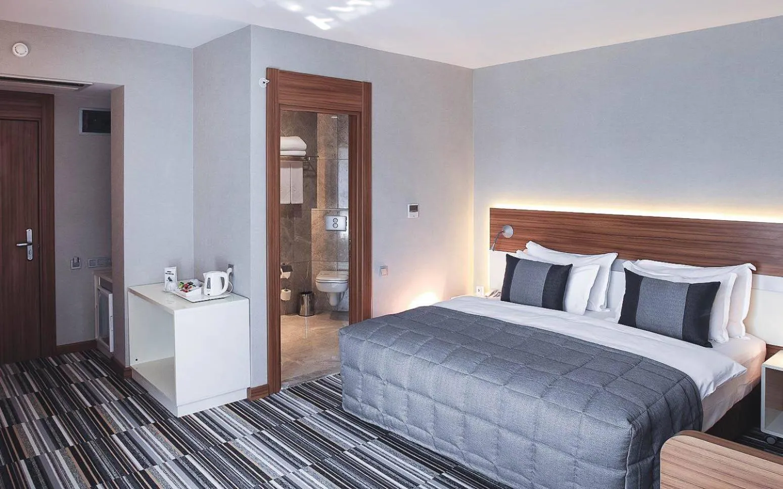 Photo of the whole room, Bed in Mimi Hotel Ankara